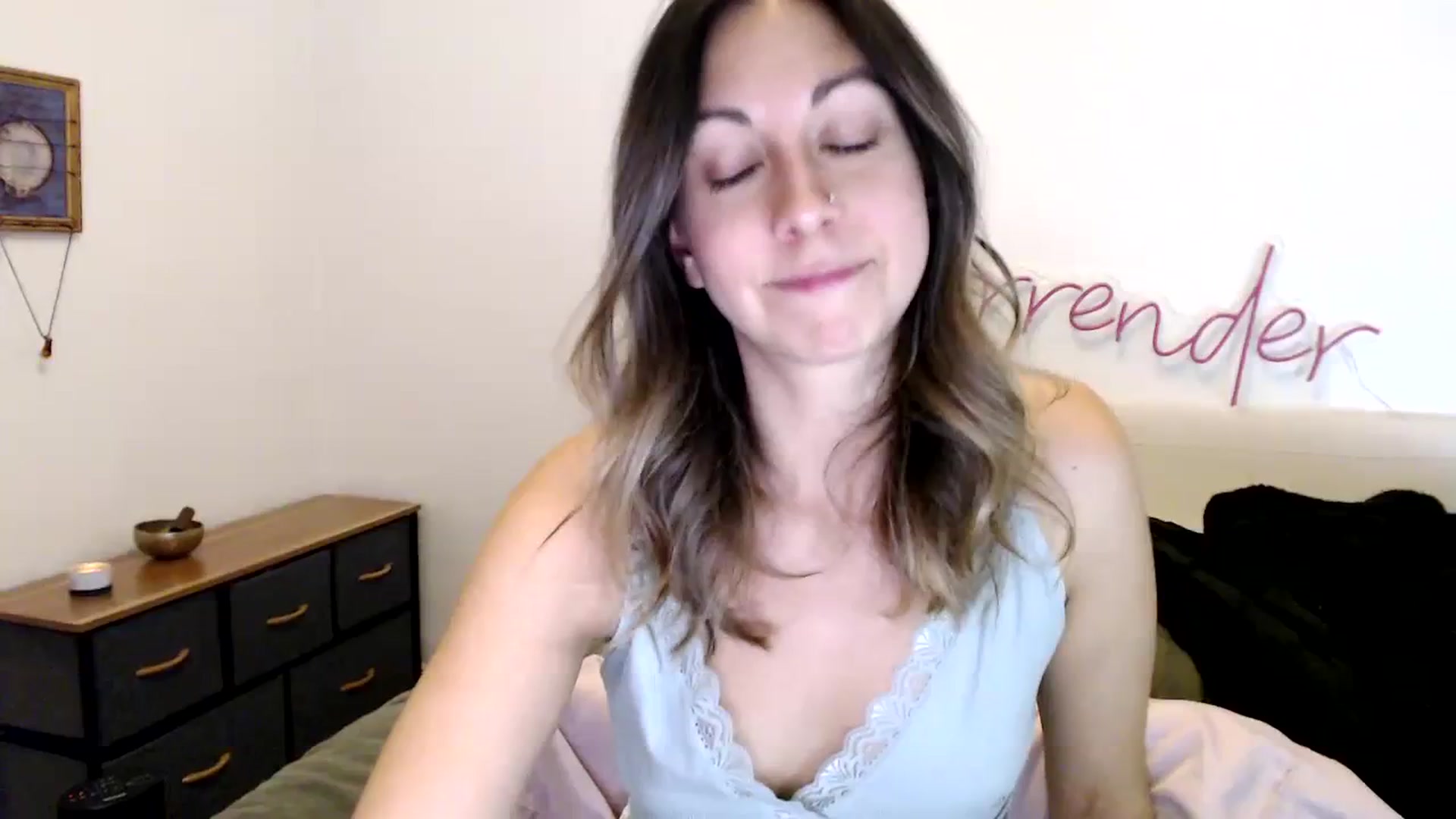 Gallery image thumbnail from Wheres_Willow's myfreecams stream on, 11/02/2023, 09:00 image 2 of 20