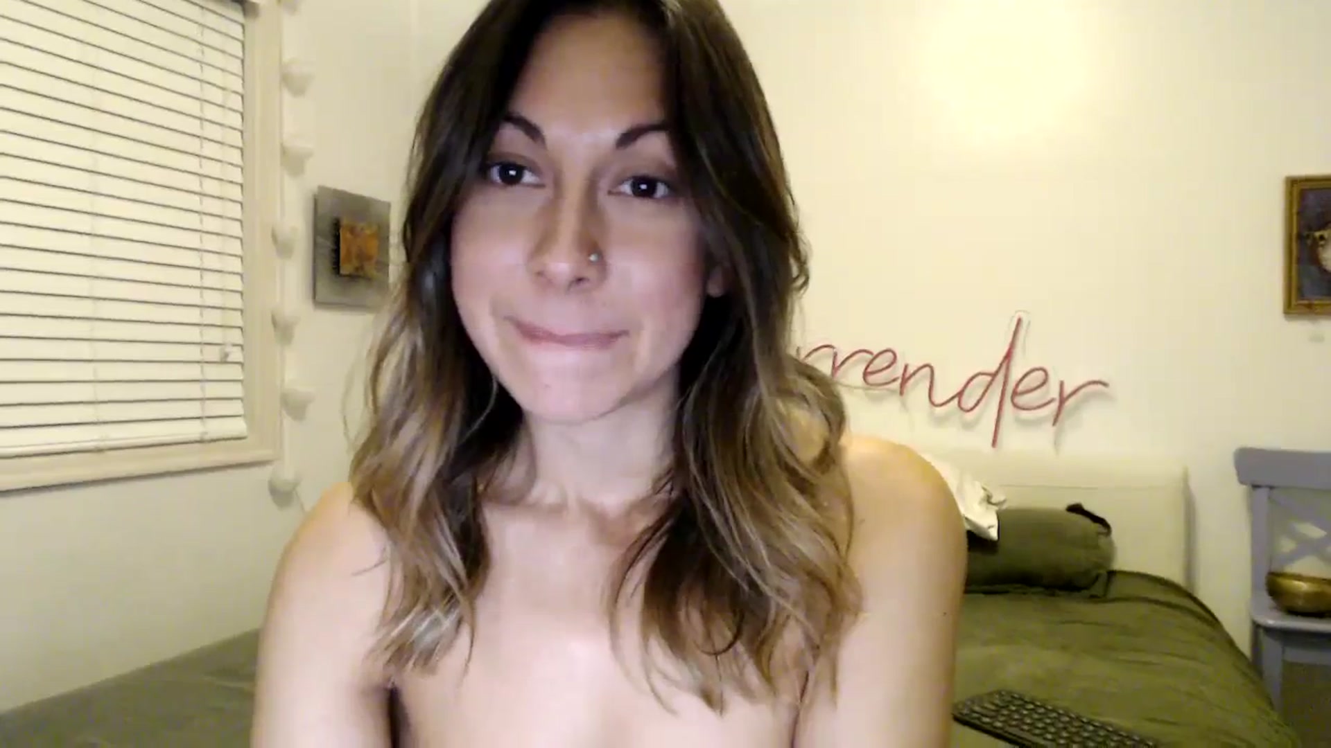 Gallery image thumbnail from Wheres_Willow's myfreecams stream on, 11/06/2023, 07:34 image 19 of 20