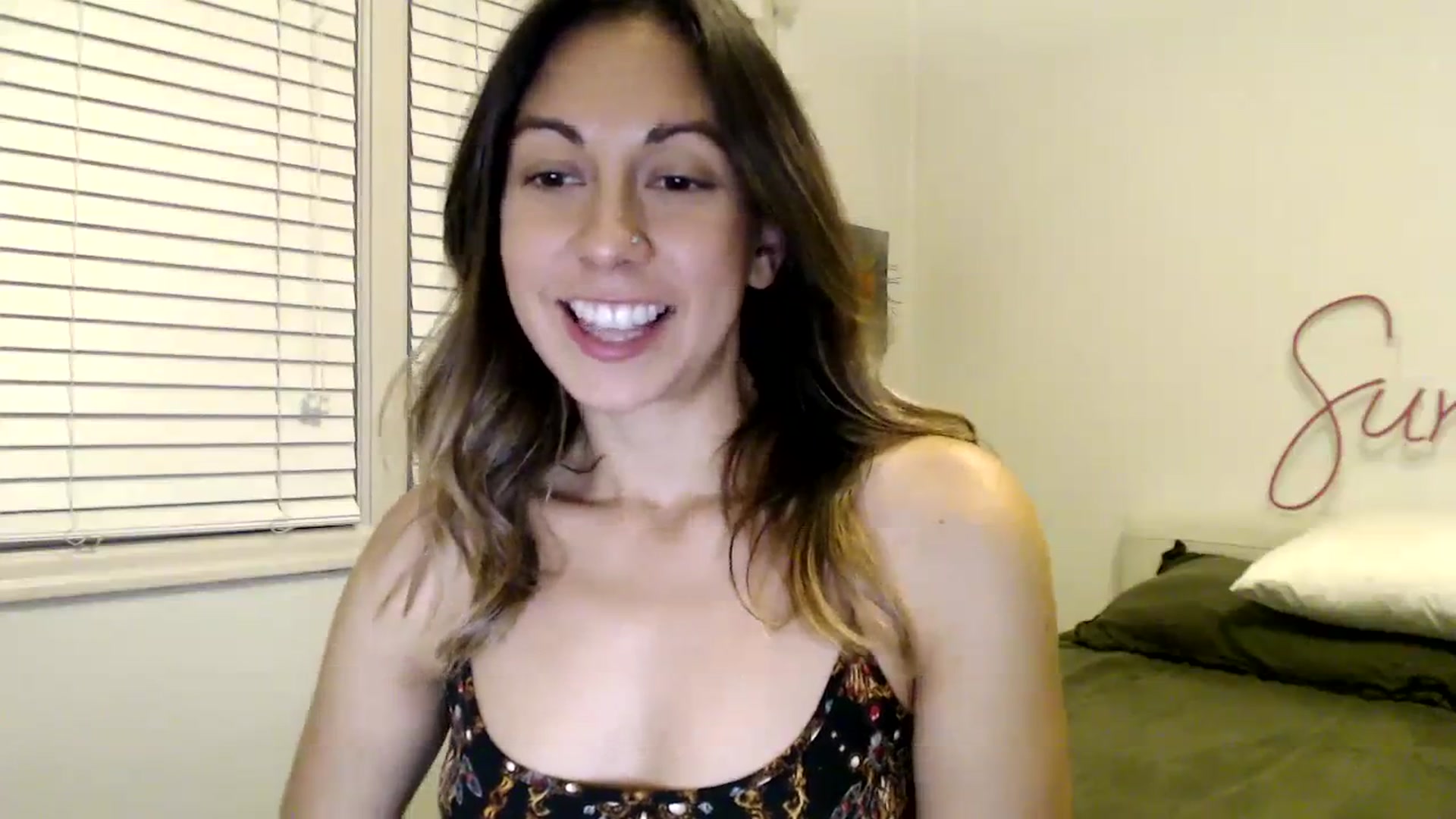 Gallery image thumbnail from Wheres_Willow's myfreecams stream on, 11/06/2023, 07:34 image 9 of 20
