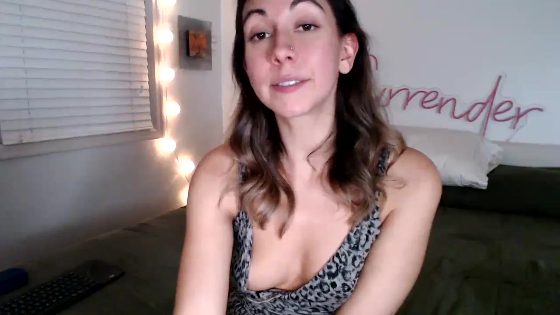 Gallery image thumbnail from Wheres_Willow's myfreecams stream on, 11/08/2023, 08:39 image 6 of 20