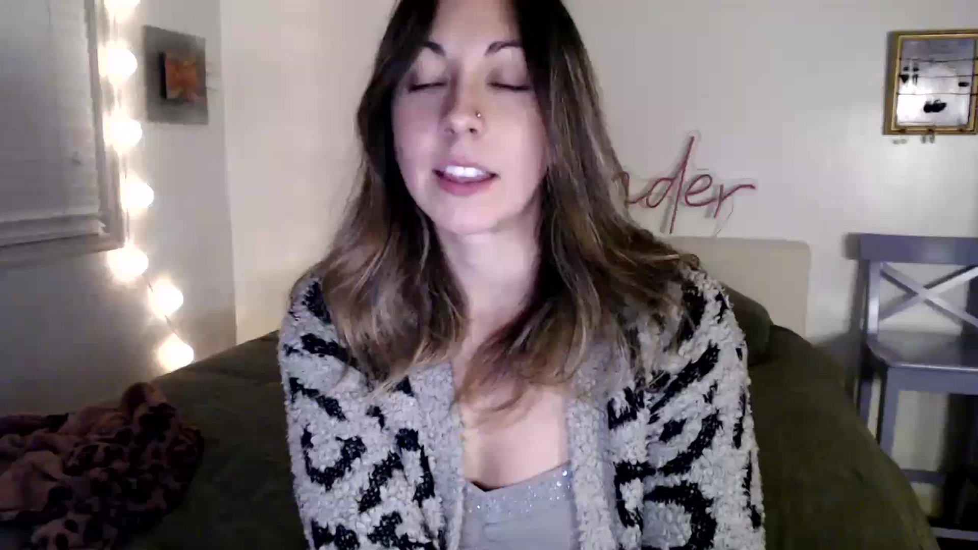 Gallery image thumbnail from Wheres_Willow's myfreecams stream on, 11/14/2023, 07:35 image 1 of 20