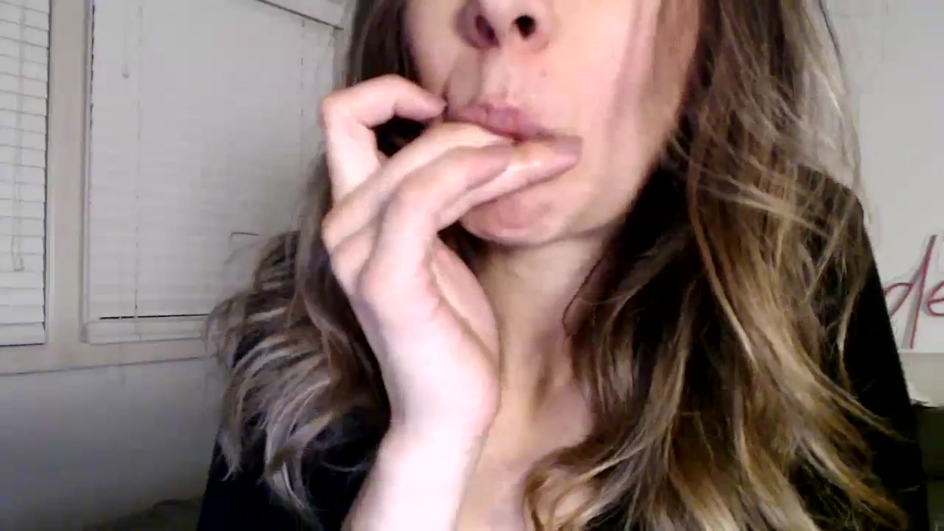 Gallery image thumbnail from Wheres_Willow's myfreecams stream on, 11/16/2023, 05:44 image 6 of 20