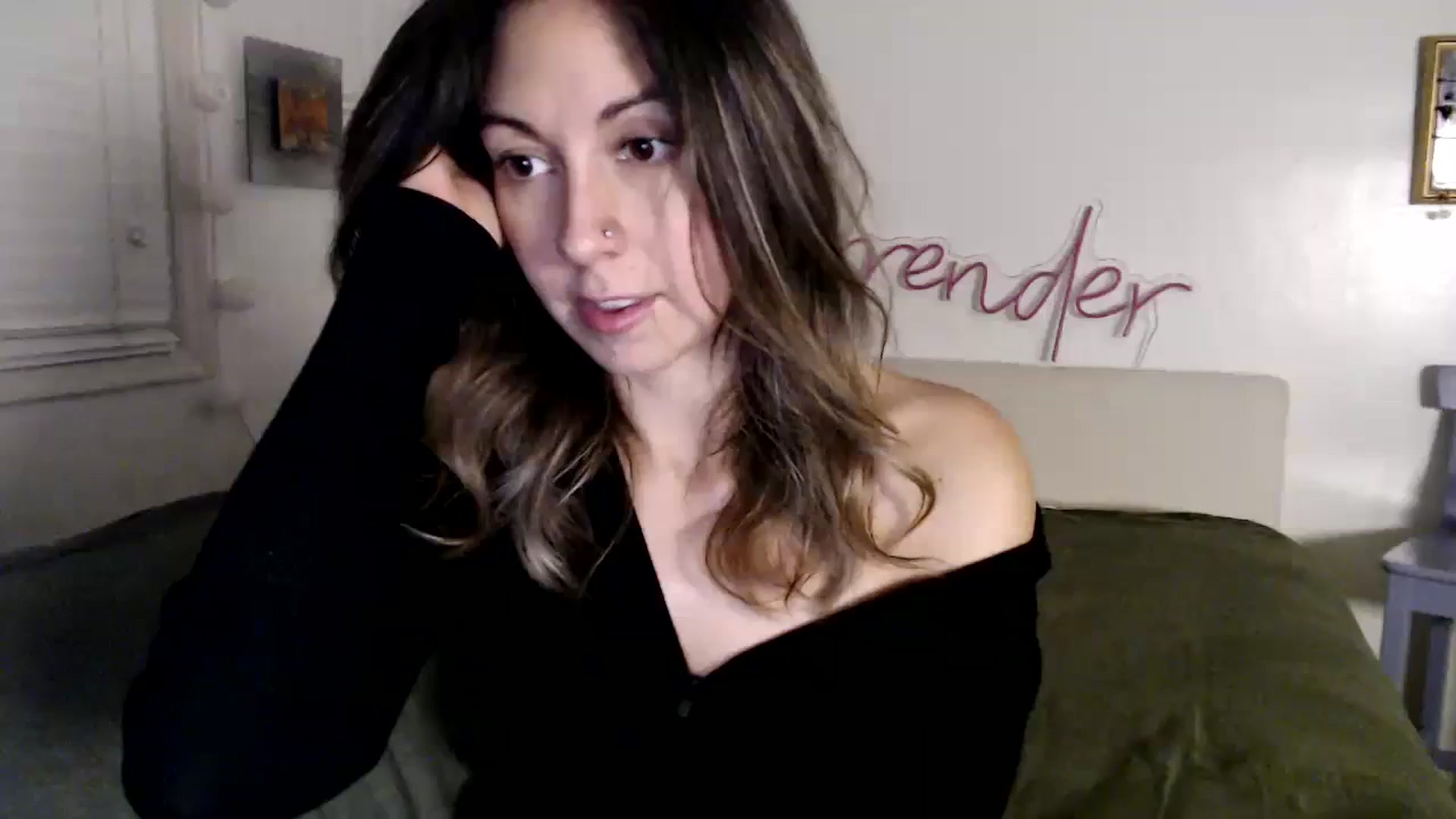 Gallery image thumbnail from Wheres_Willow's myfreecams stream on, 11/16/2023, 06:44 image 1 of 20