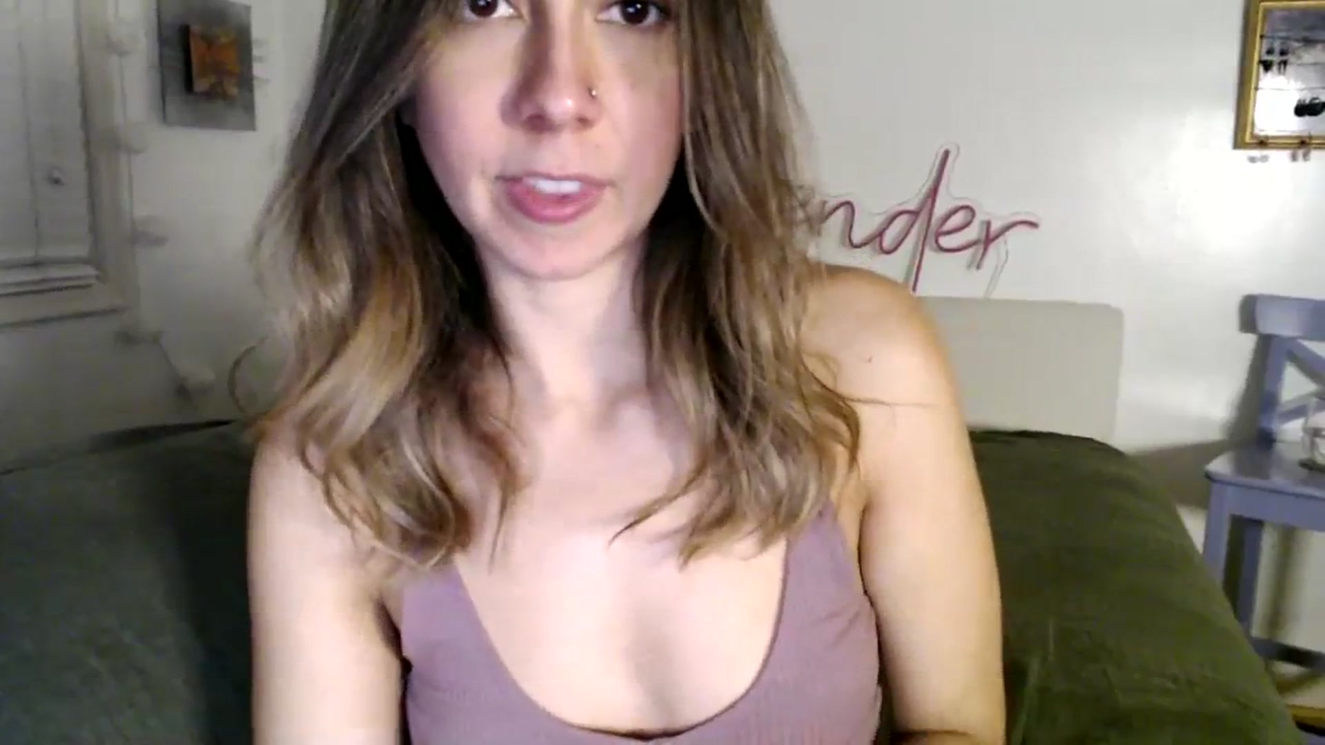 Gallery image thumbnail from Wheres_Willow's myfreecams stream on, 11/16/2023, 06:44 image 8 of 20