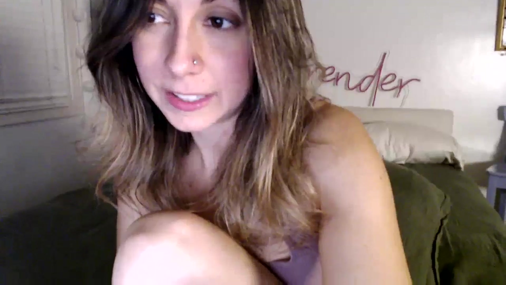 Gallery image thumbnail from Wheres_Willow's myfreecams stream on, 11/16/2023, 07:59 image 4 of 20