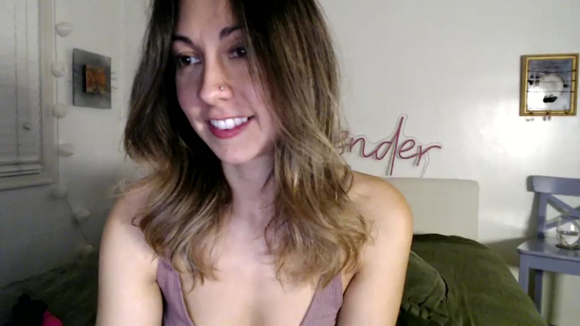 Gallery image thumbnail from Wheres_Willow's myfreecams stream on, 11/16/2023, 09:08 image 1 of 20