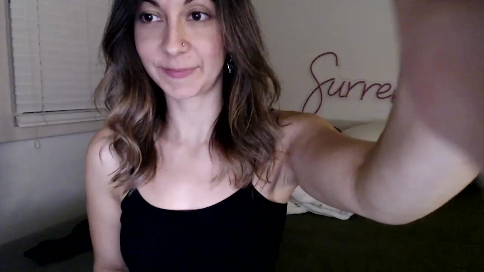 Gallery image thumbnail from Wheres_Willow's myfreecams stream on, 11/20/2023, 08:05 image 1 of 20