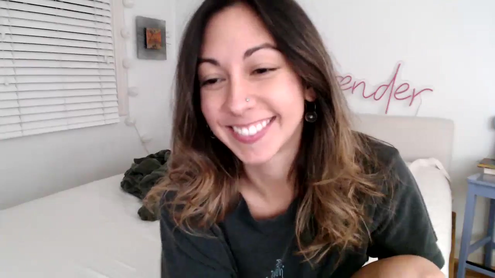 Gallery image thumbnail from Wheres_Willow's myfreecams stream on, 11/21/2023, 06:07 image 17 of 20