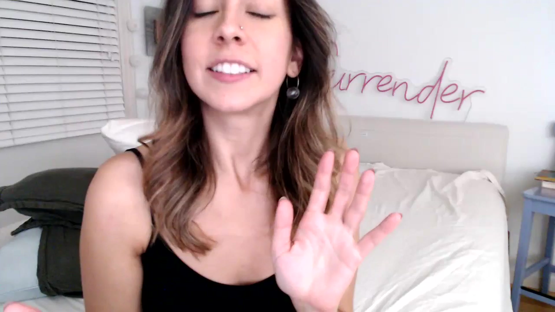 Gallery image thumbnail from Wheres_Willow's myfreecams stream on, 11/21/2023, 07:09 image 2 of 20