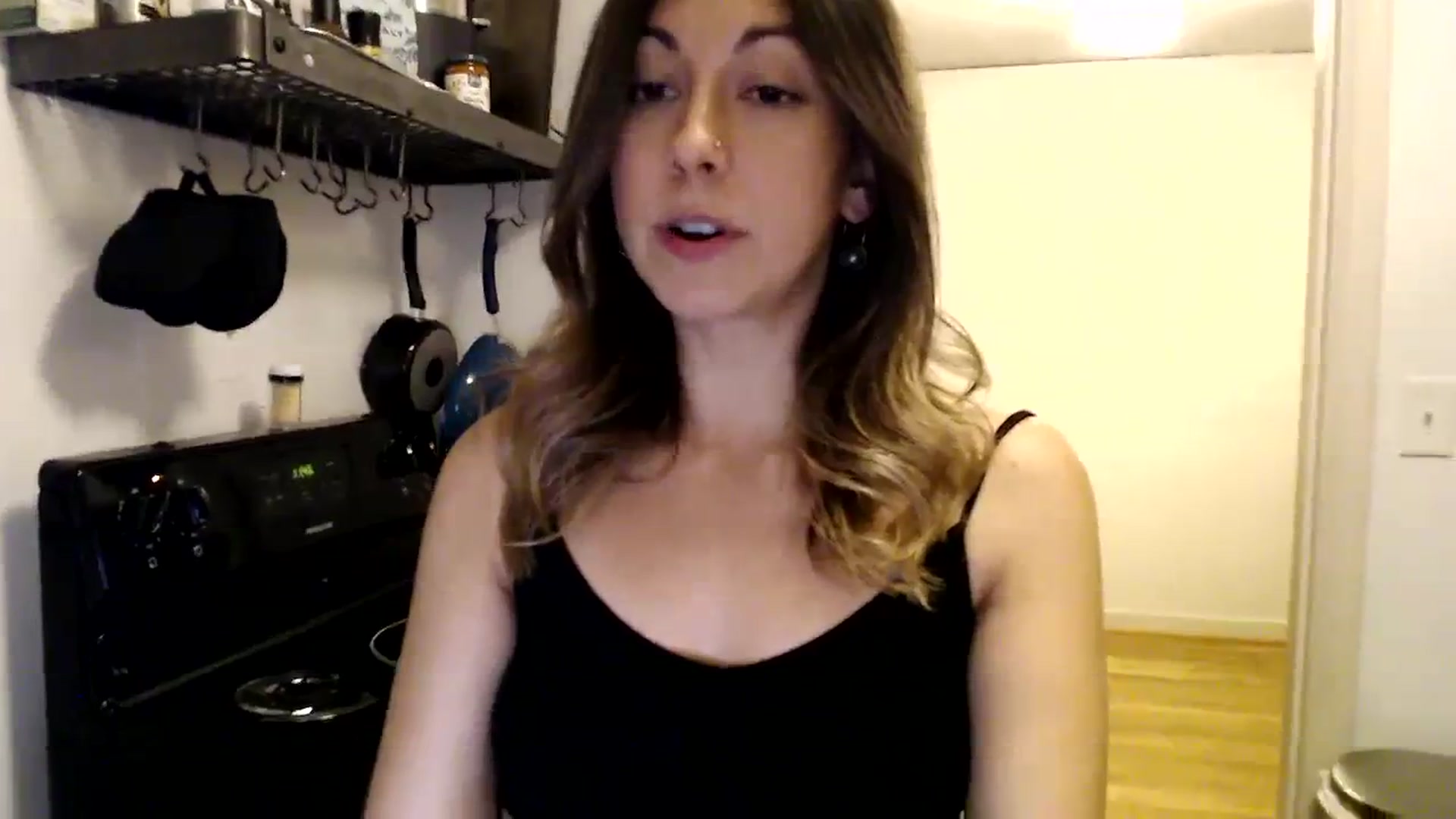 Gallery image thumbnail from Wheres_Willow's myfreecams stream on, 11/21/2023, 07:57 image 17 of 20