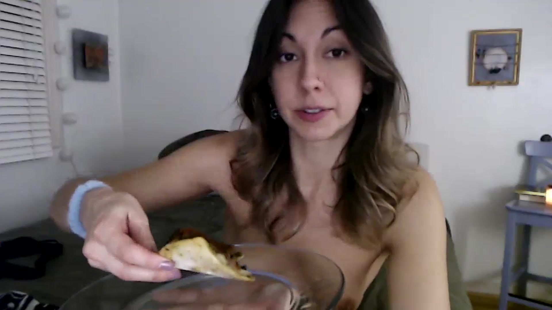 Gallery image thumbnail from Wheres_Willow's myfreecams stream on, 11/21/2023, 08:43 image 5 of 20