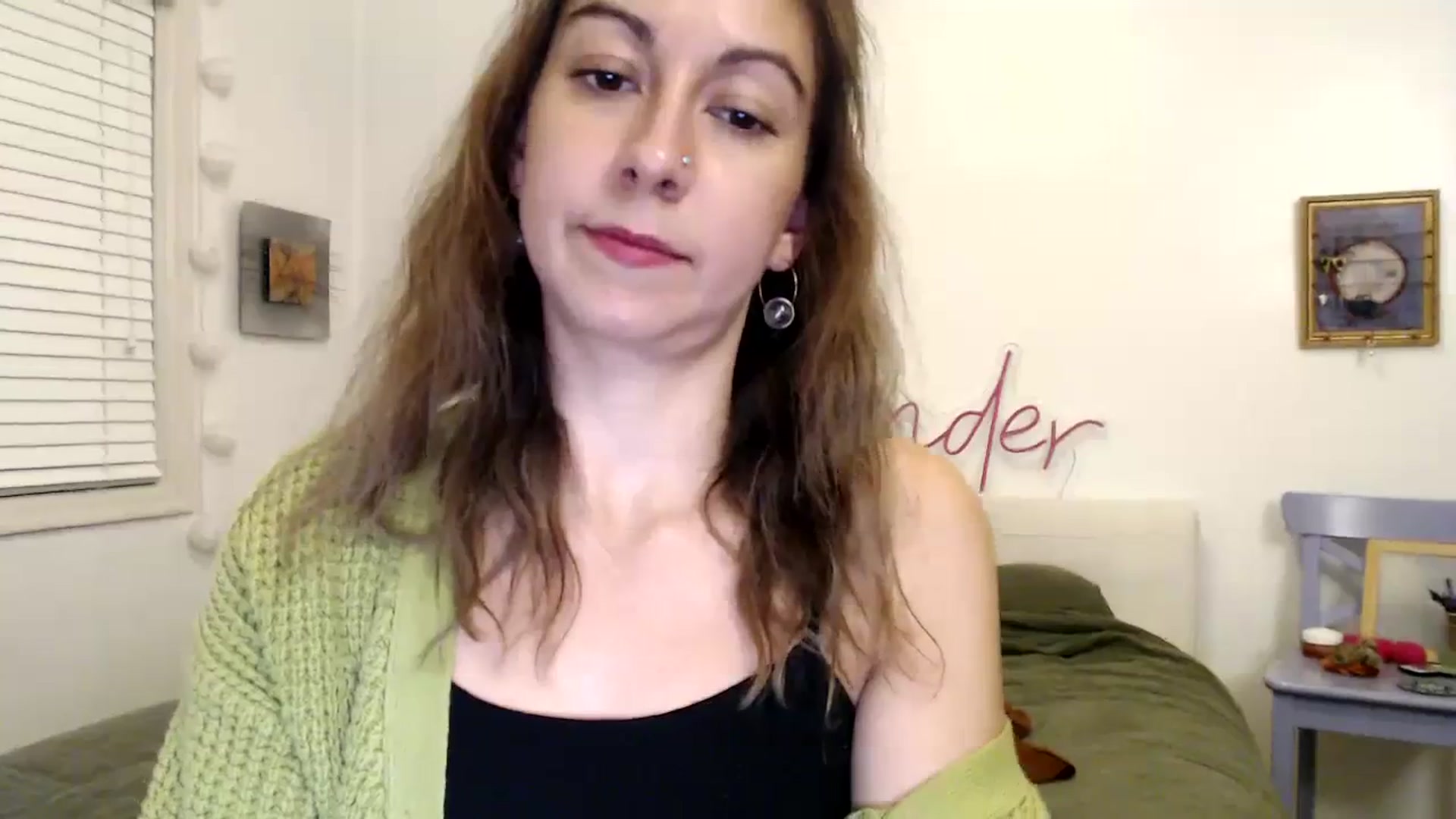 Gallery image thumbnail from Wheres_Willow's myfreecams stream on, 12/06/2023, 07:03 image 15 of 20