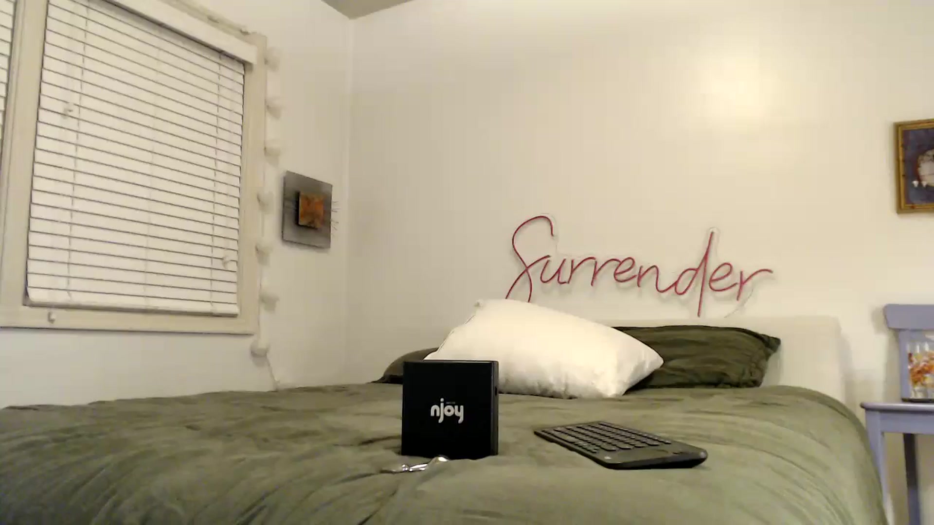 Gallery image thumbnail from Wheres_Willow's myfreecams stream on, 12/16/2023, 06:29 image 1 of 20