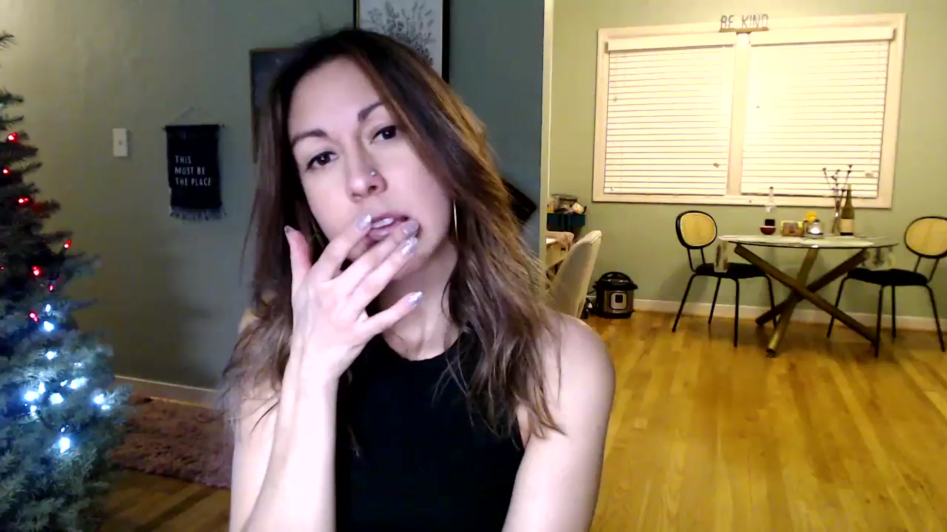 Gallery image thumbnail from Wheres_Willow's myfreecams stream on, 12/27/2023, 04:54 image 20 of 20
