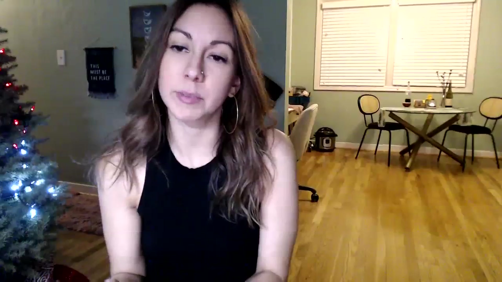 Gallery image thumbnail from Wheres_Willow's myfreecams stream on, 12/27/2023, 04:54 image 19 of 20