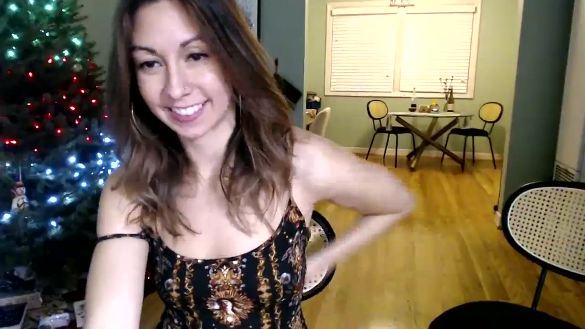 Gallery image thumbnail from Wheres_Willow's myfreecams stream on, 12/27/2023, 06:42 image 15 of 20