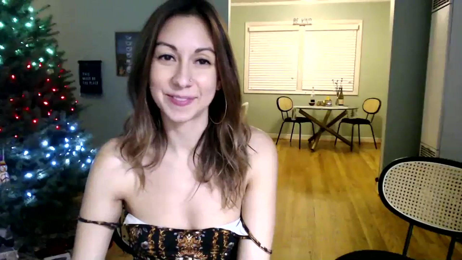 Gallery image thumbnail from Wheres_Willow's myfreecams stream on, 12/27/2023, 06:42 image 13 of 20