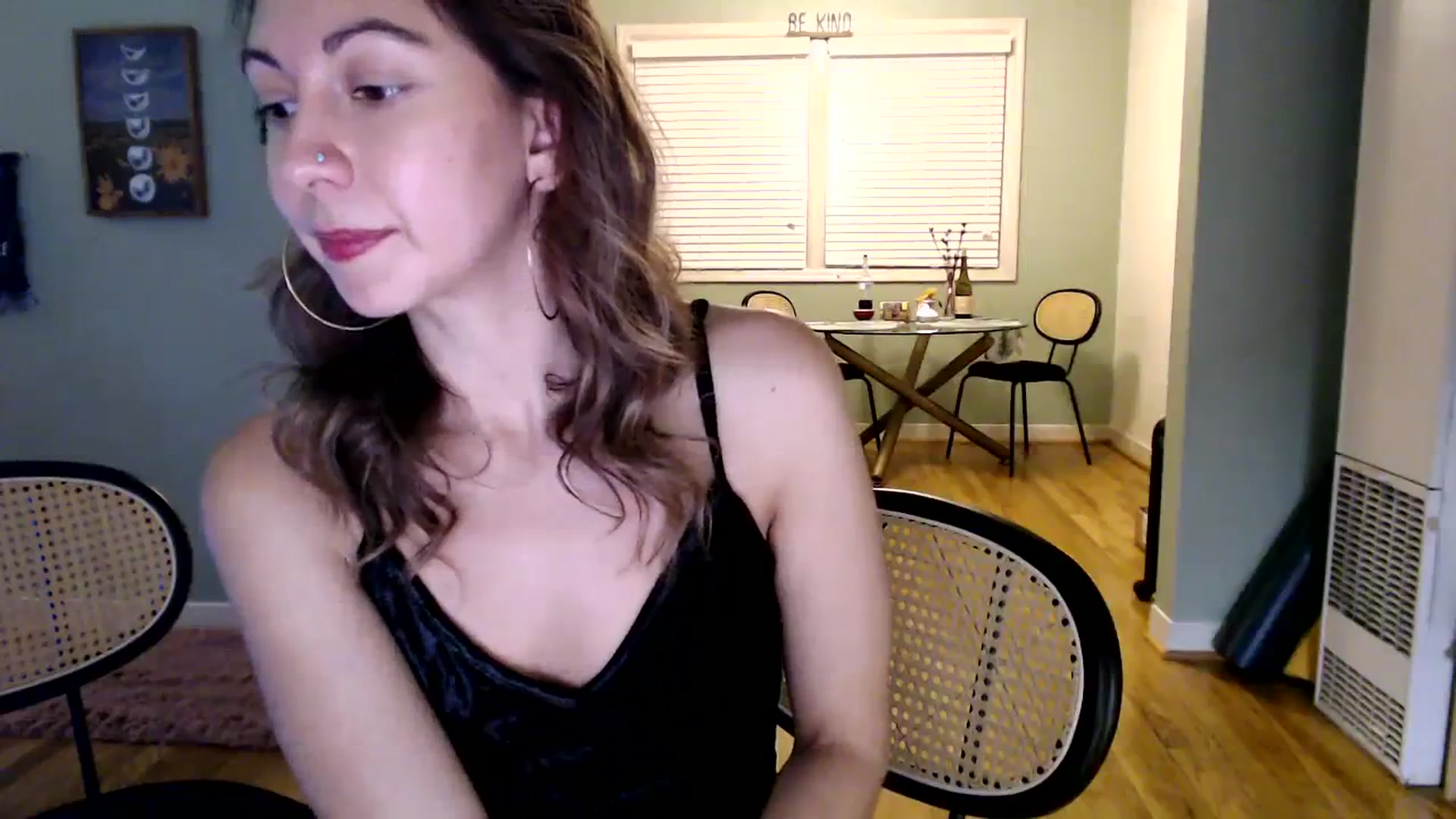 Gallery image thumbnail from Wheres_Willow's myfreecams stream on, 12/29/2023, 05:23 image 3 of 20