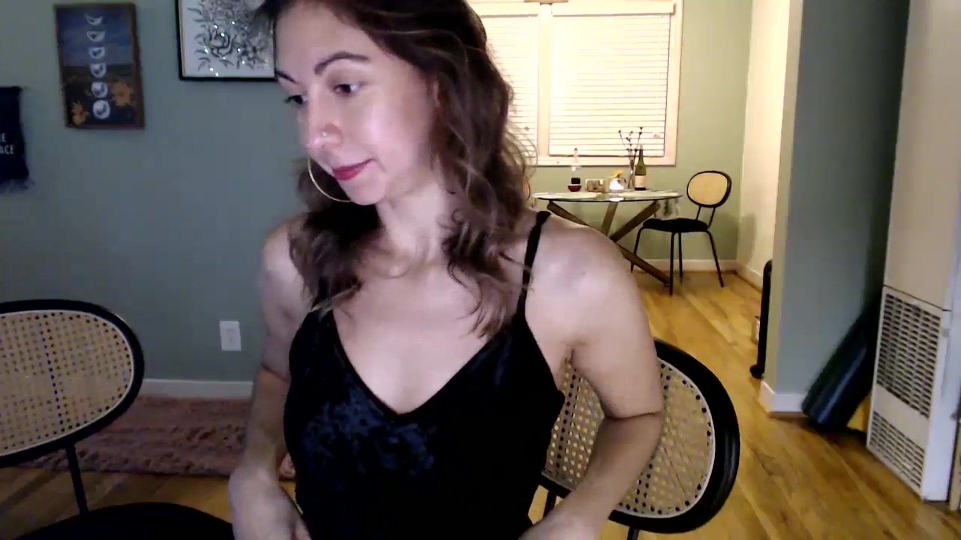 Gallery image thumbnail from Wheres_Willow's myfreecams stream on, 12/29/2023, 05:23 image 4 of 20