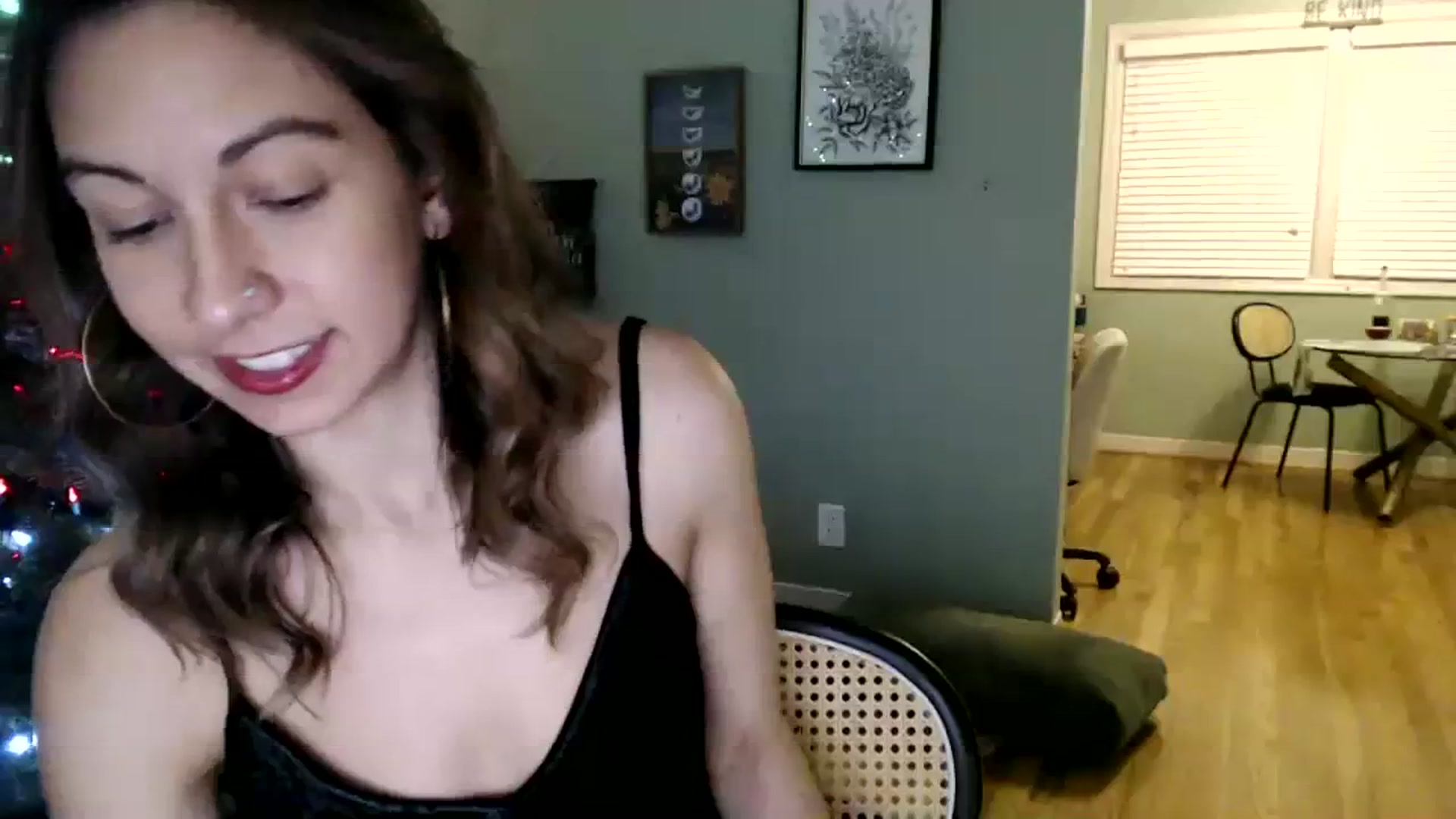 Gallery image thumbnail from Wheres_Willow's myfreecams stream on, 12/29/2023, 08:01 image 18 of 20