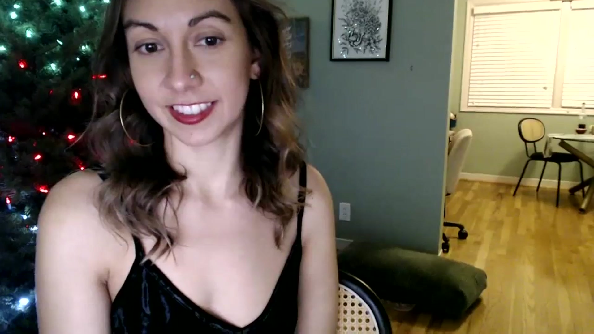 Gallery image thumbnail from Wheres_Willow's myfreecams stream on, 12/29/2023, 08:01 image 19 of 20