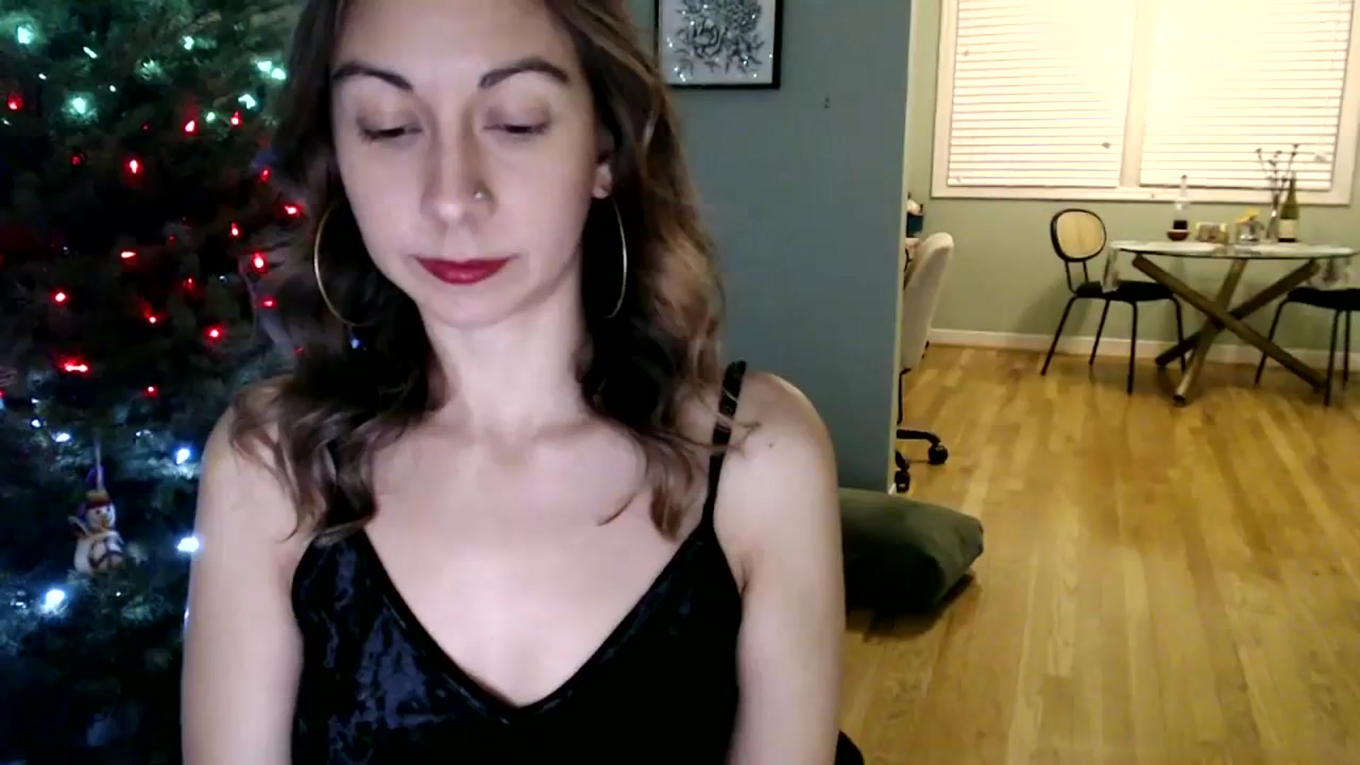 Gallery image thumbnail from Wheres_Willow's myfreecams stream on, 12/29/2023, 08:01 image 1 of 20