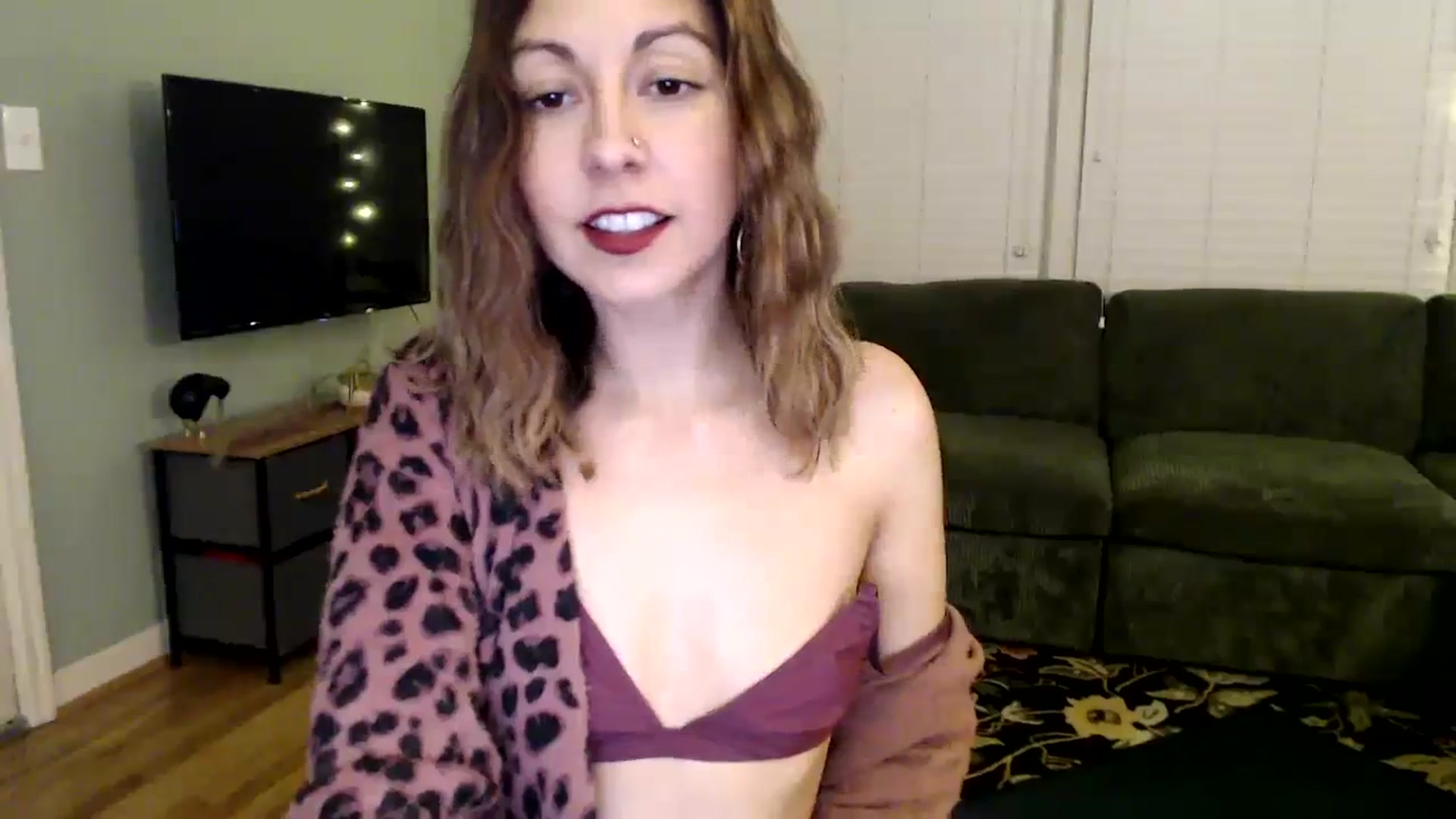 Gallery image thumbnail from Wheres_Willow's myfreecams stream on, 02/05/2024, 08:45 image 14 of 20