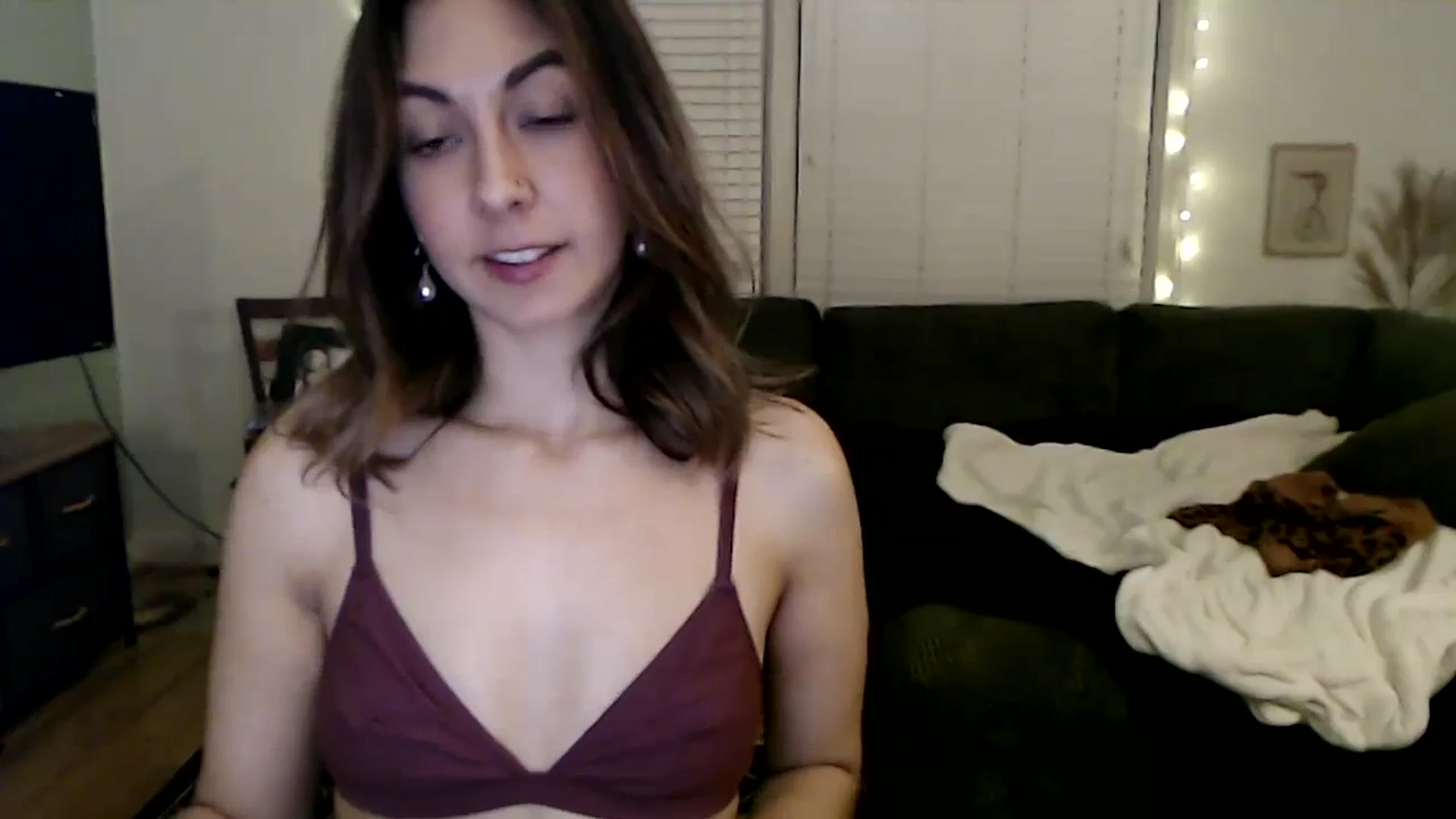 Gallery image thumbnail from Wheres_Willow's myfreecams stream on, 02/13/2024, 07:51 image 10 of 20