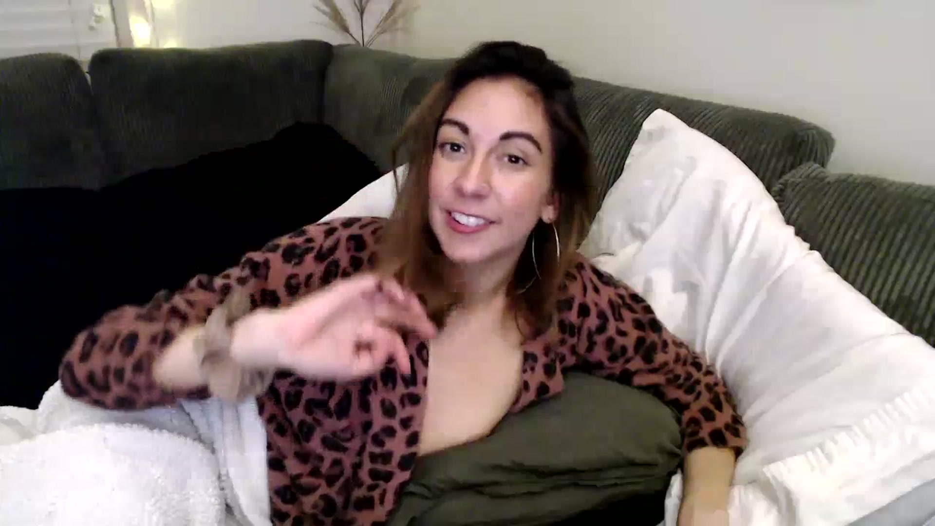 Gallery image thumbnail from Wheres_Willow's myfreecams stream on, 02/21/2024, 08:44 image 10 of 20
