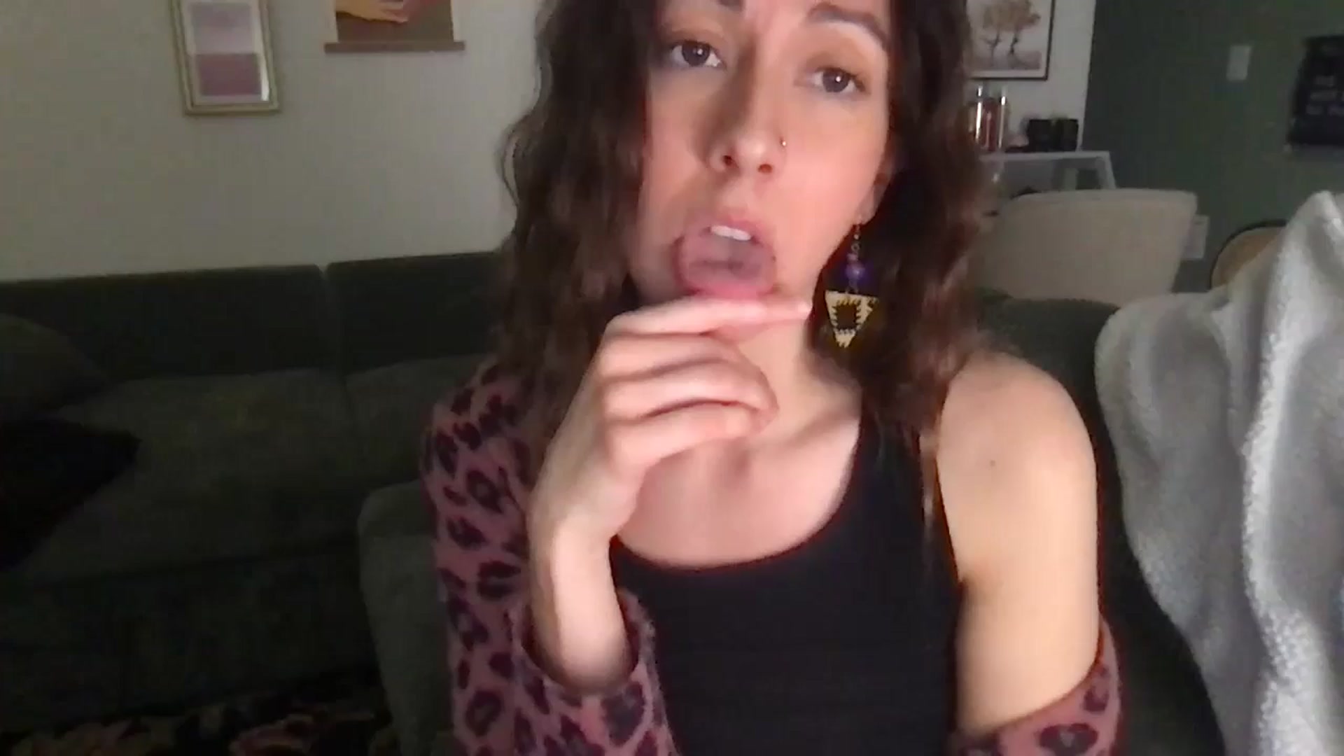 Gallery image thumbnail from Wheres_Willow's myfreecams stream on, 04/18/2024, 05:06 image 1 of 20