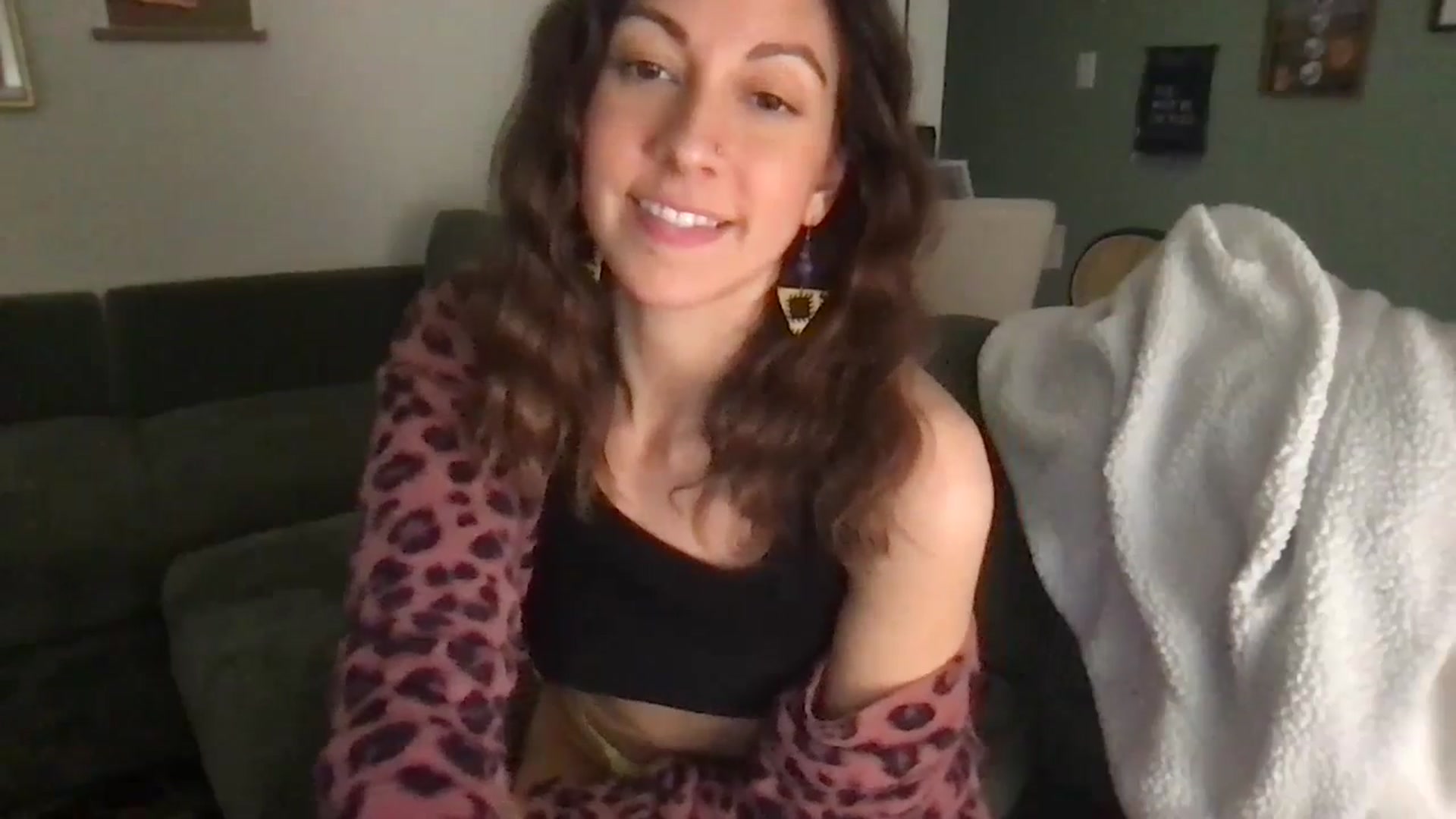 Gallery image thumbnail from Wheres_Willow's myfreecams stream on, 04/18/2024, 05:06 image 8 of 20