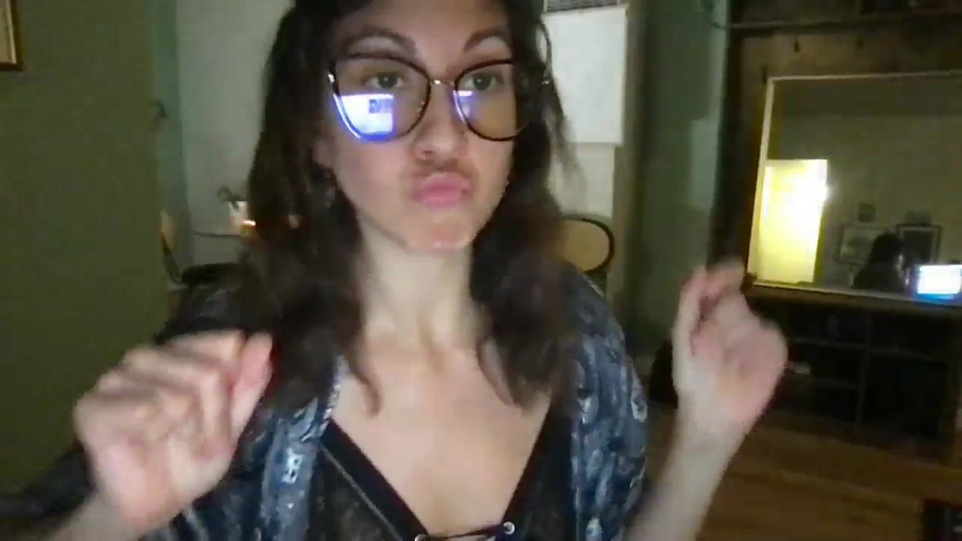 Gallery image thumbnail from Wheres_Willow's myfreecams stream on, 04/23/2024, 04:05 image 2 of 20