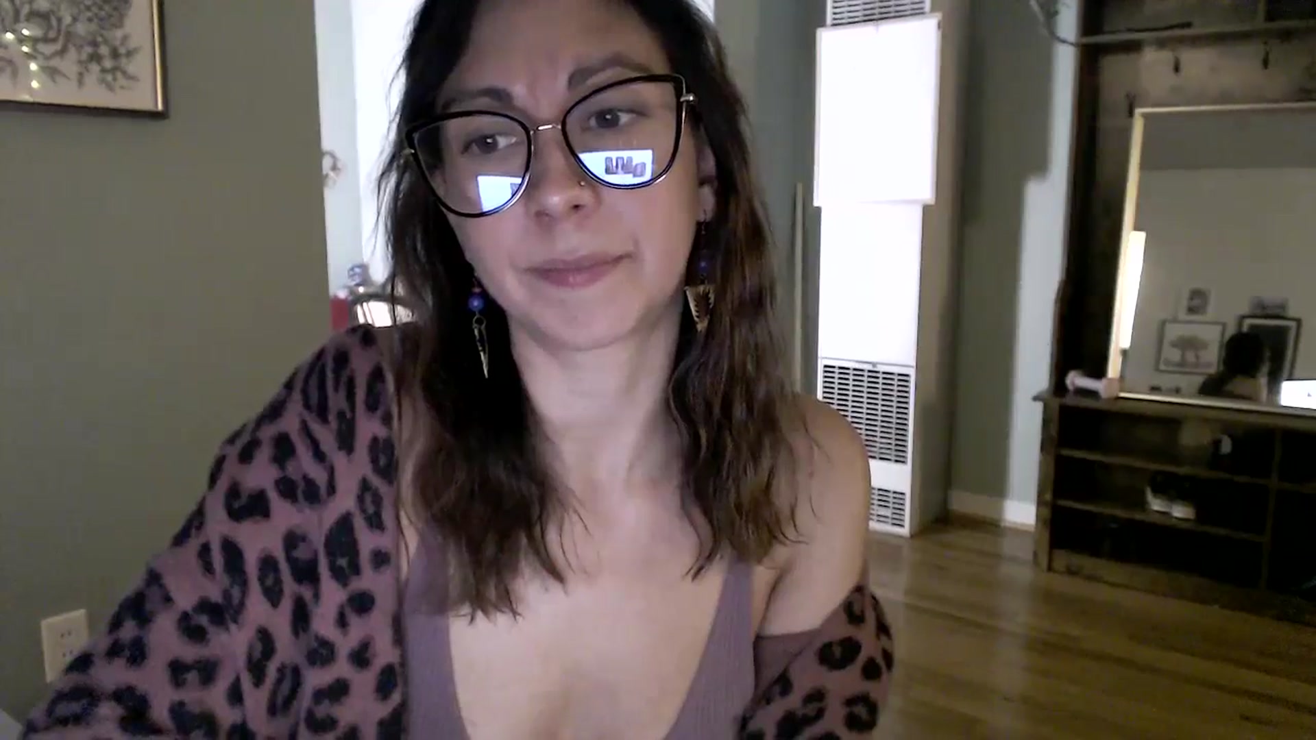 Gallery image thumbnail from Wheres_Willow's myfreecams stream on, 04/29/2024, 04:10 image 16 of 20