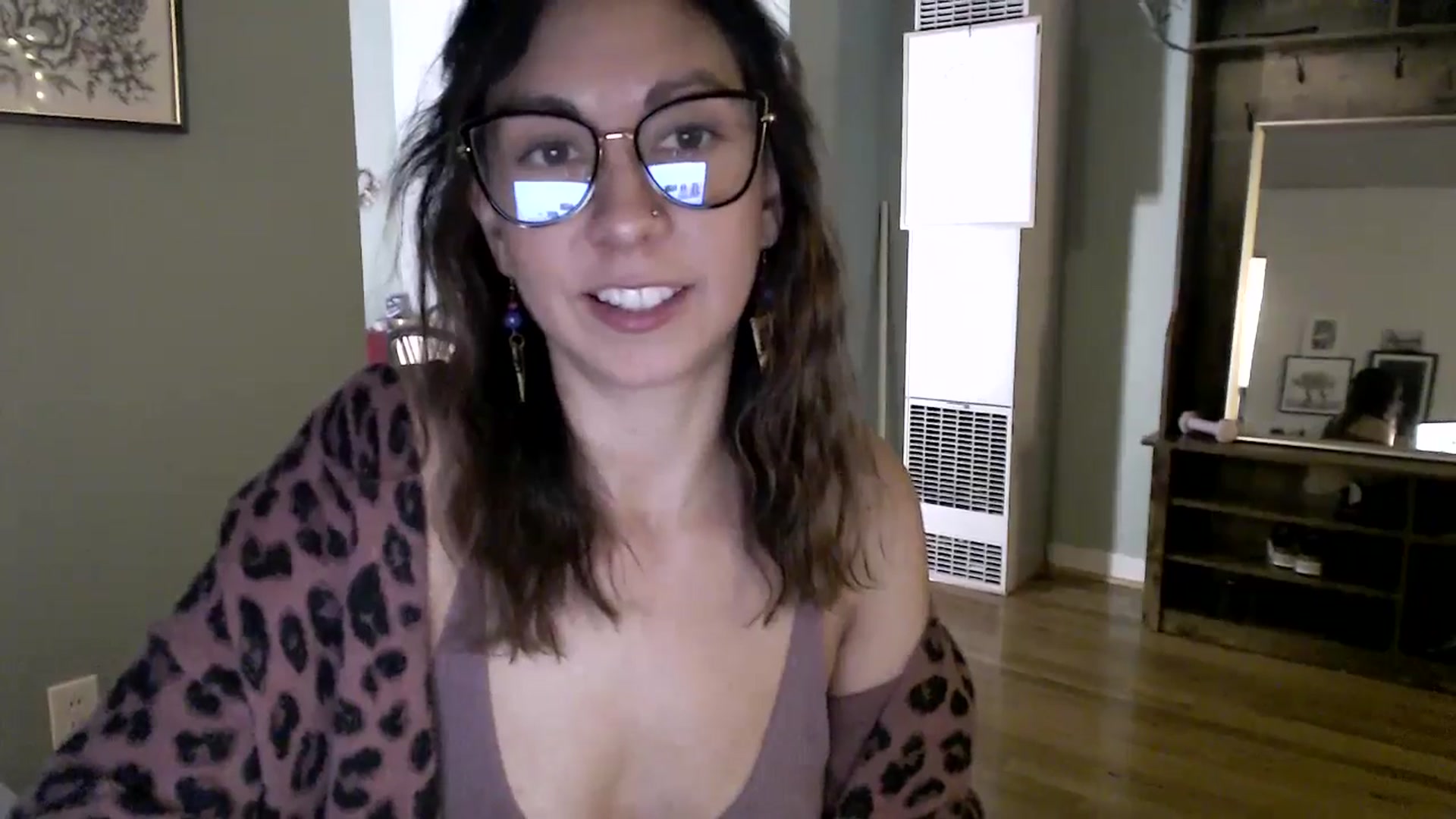 Gallery image thumbnail from Wheres_Willow's myfreecams stream on, 04/29/2024, 04:10 image 17 of 20