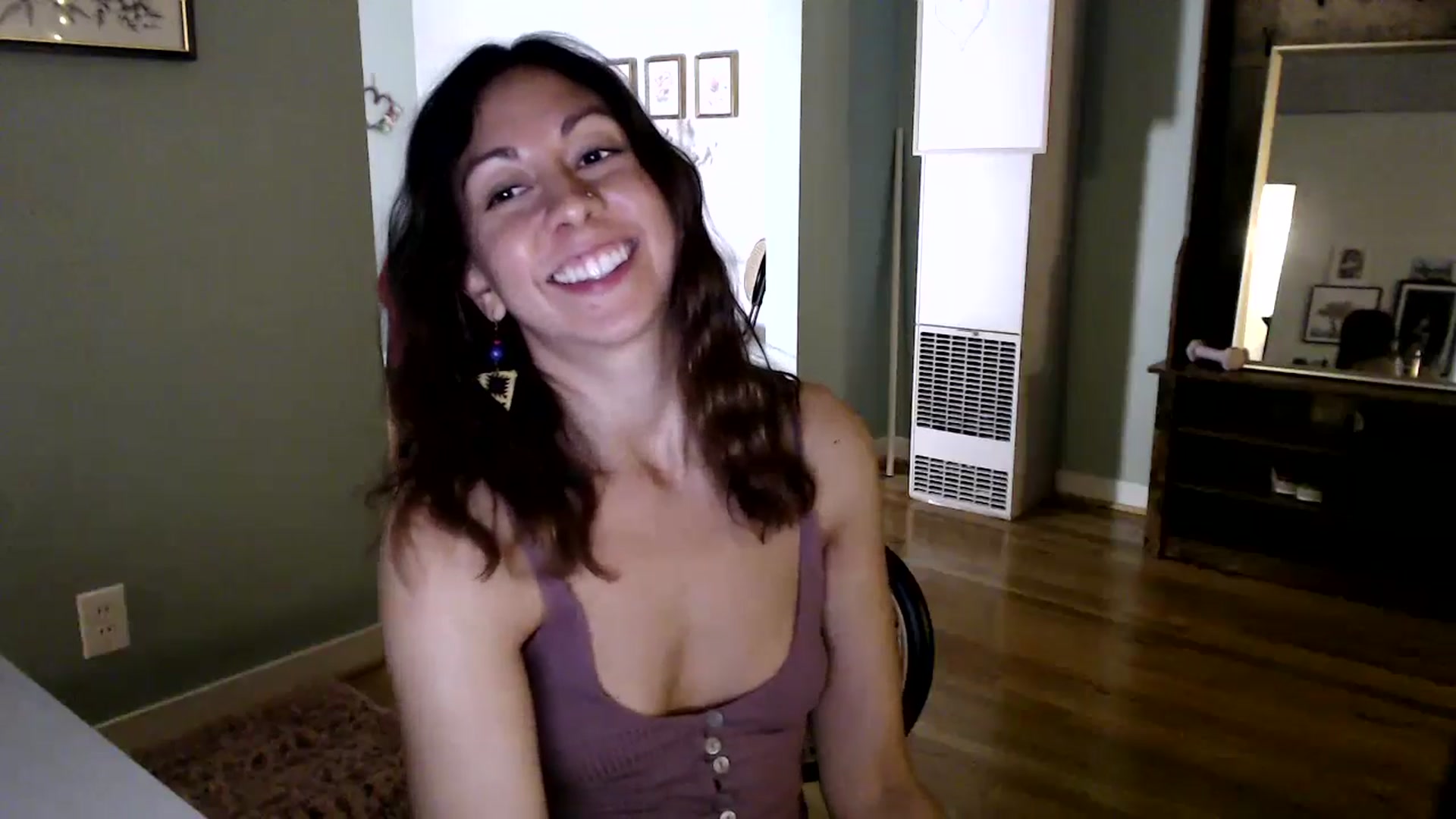 Gallery image thumbnail from Wheres_Willow's myfreecams stream on, 04/29/2024, 05:37 image 9 of 20