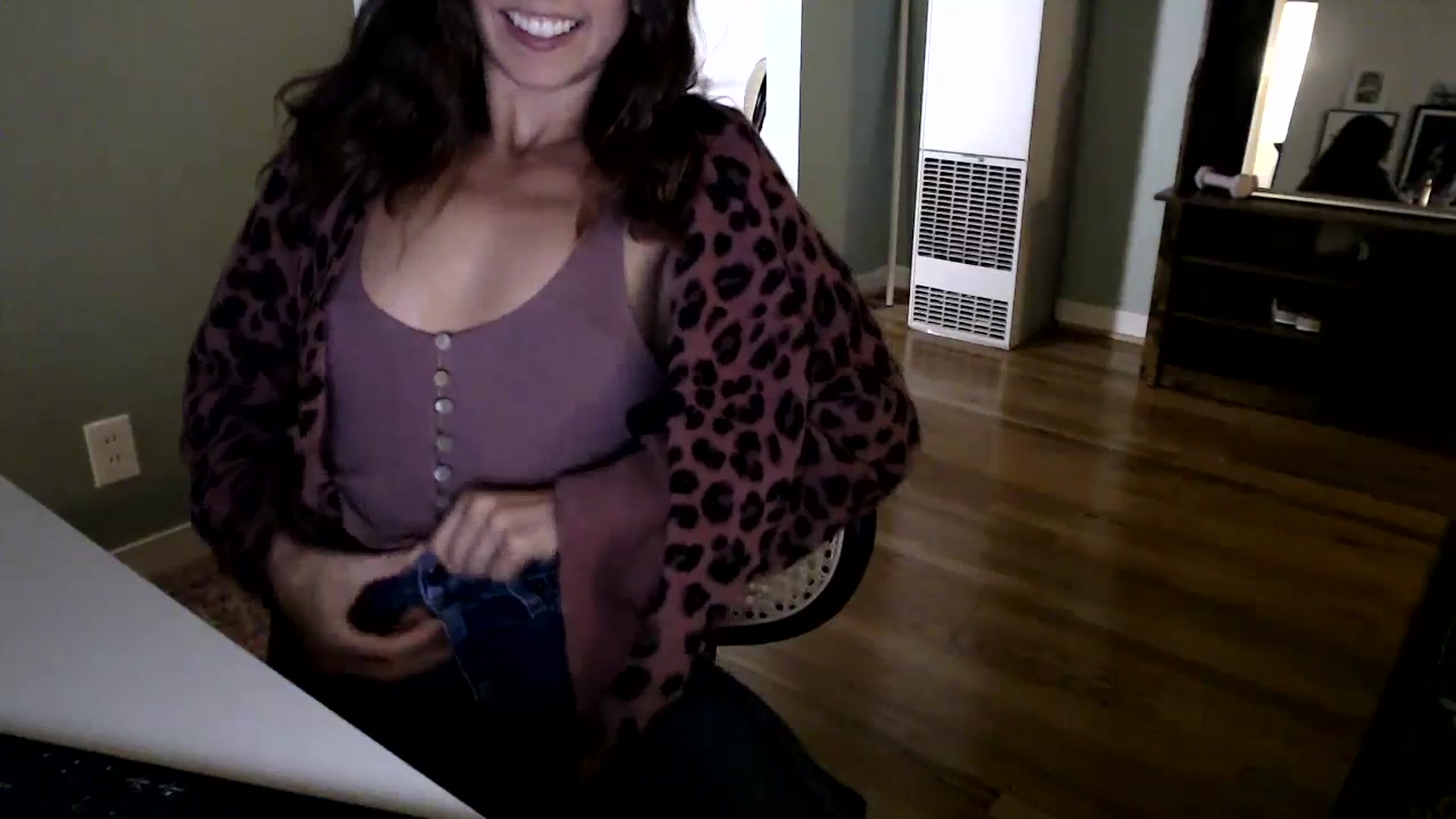 Gallery image thumbnail from Wheres_Willow's myfreecams stream on, 04/29/2024, 05:37 image 11 of 20