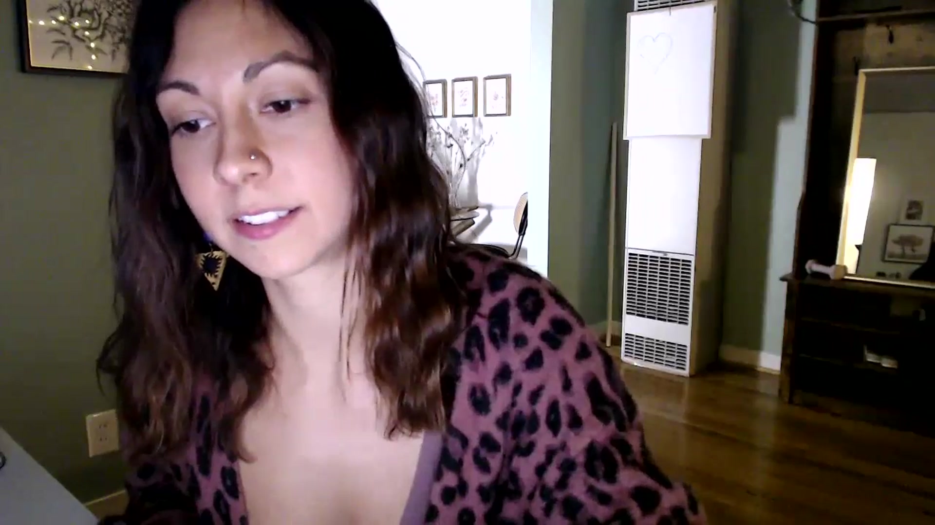 Gallery image thumbnail from Wheres_Willow's myfreecams stream on, 04/29/2024, 05:37 image 13 of 20