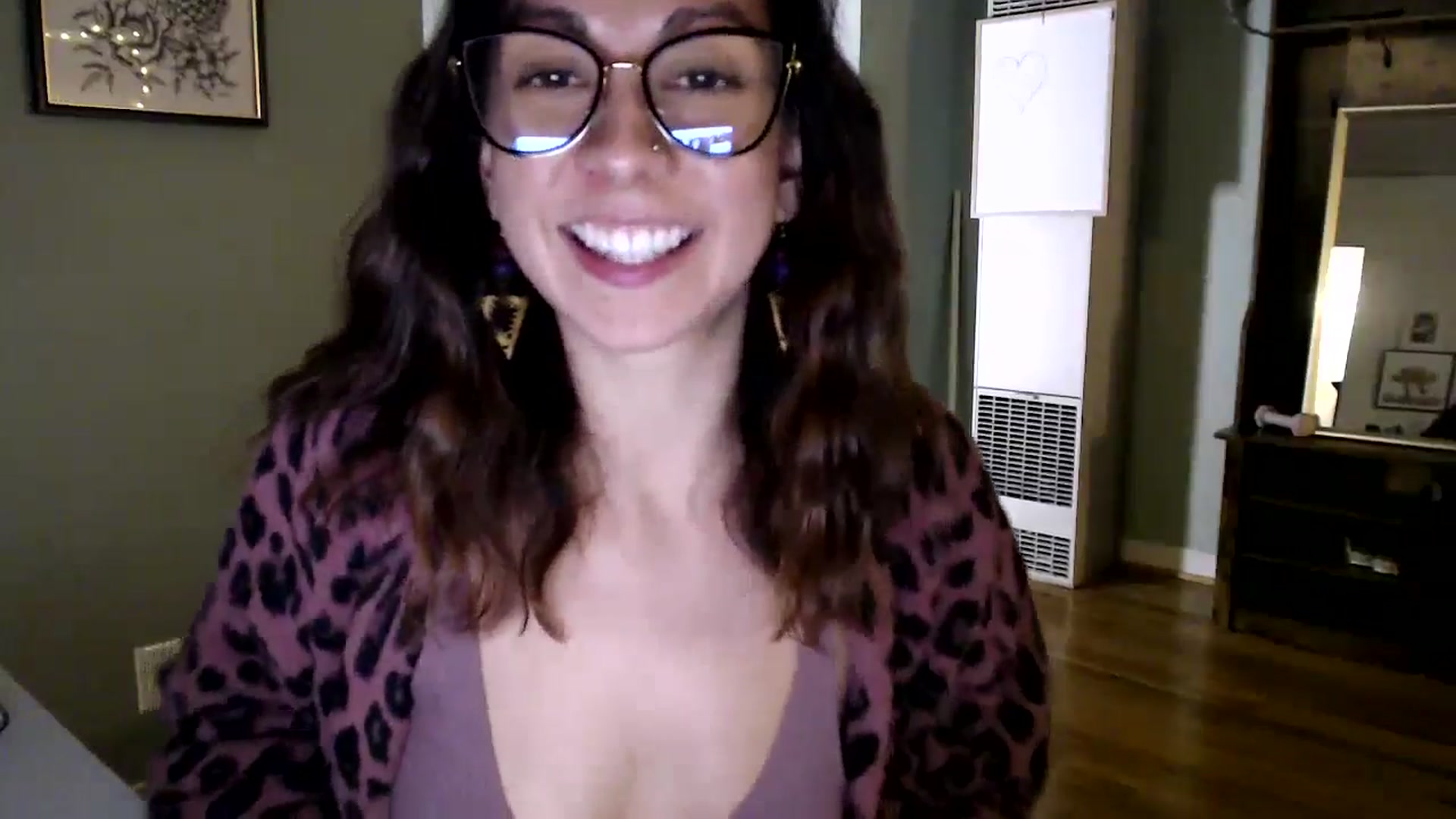 Gallery image thumbnail from Wheres_Willow's myfreecams stream on, 04/29/2024, 05:37 image 15 of 20