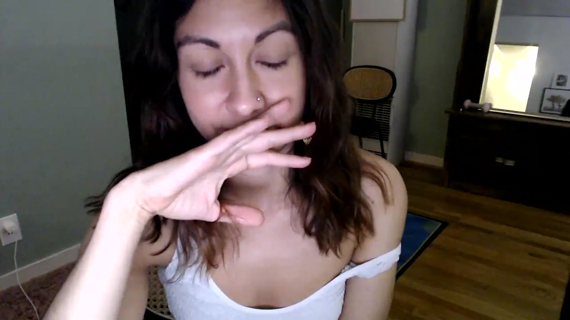 Gallery image thumbnail from Wheres_Willow's myfreecams stream on, 05/02/2024, 06:22 image 16 of 20