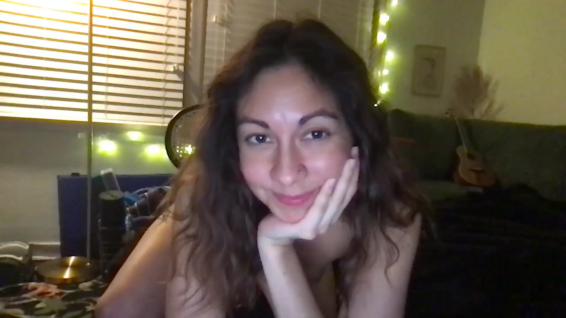 Gallery image thumbnail from Wheres_Willow's myfreecams stream on, 05/16/2024, 07:25 image 18 of 20