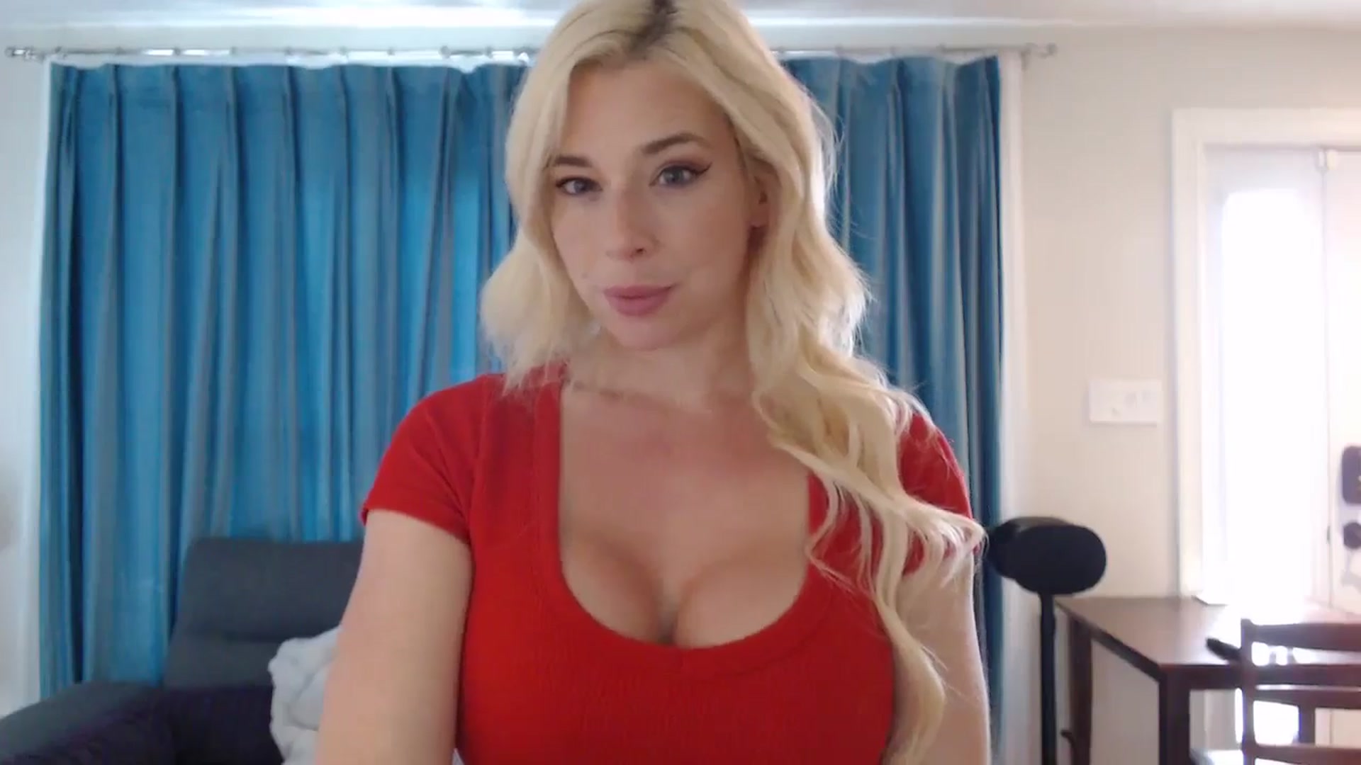 Gallery image thumbnail from WhiskeyTits's myfreecams stream on, 07/16/2024, 15:16 image 4 of 20