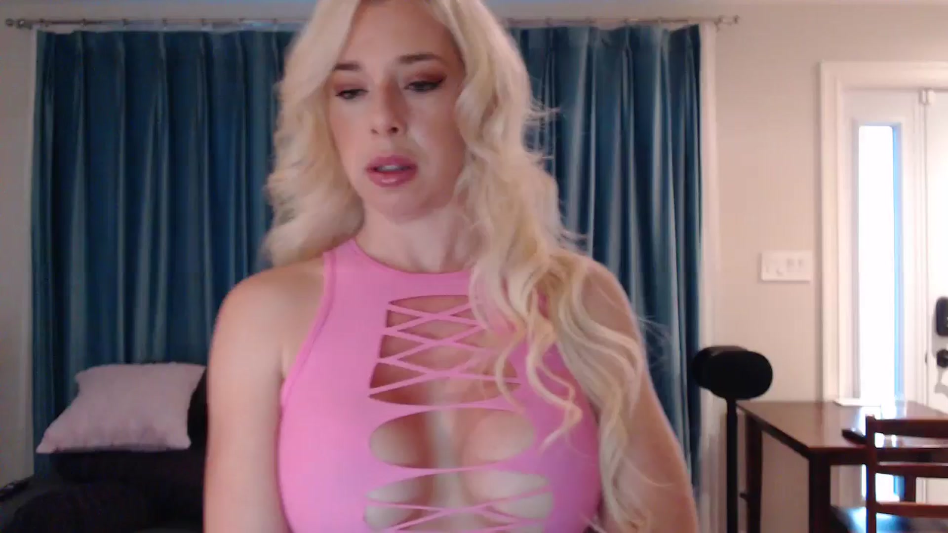 Gallery image thumbnail from WhiskeyTits's myfreecams stream on, 07/17/2024, 09:43 image 18 of 20