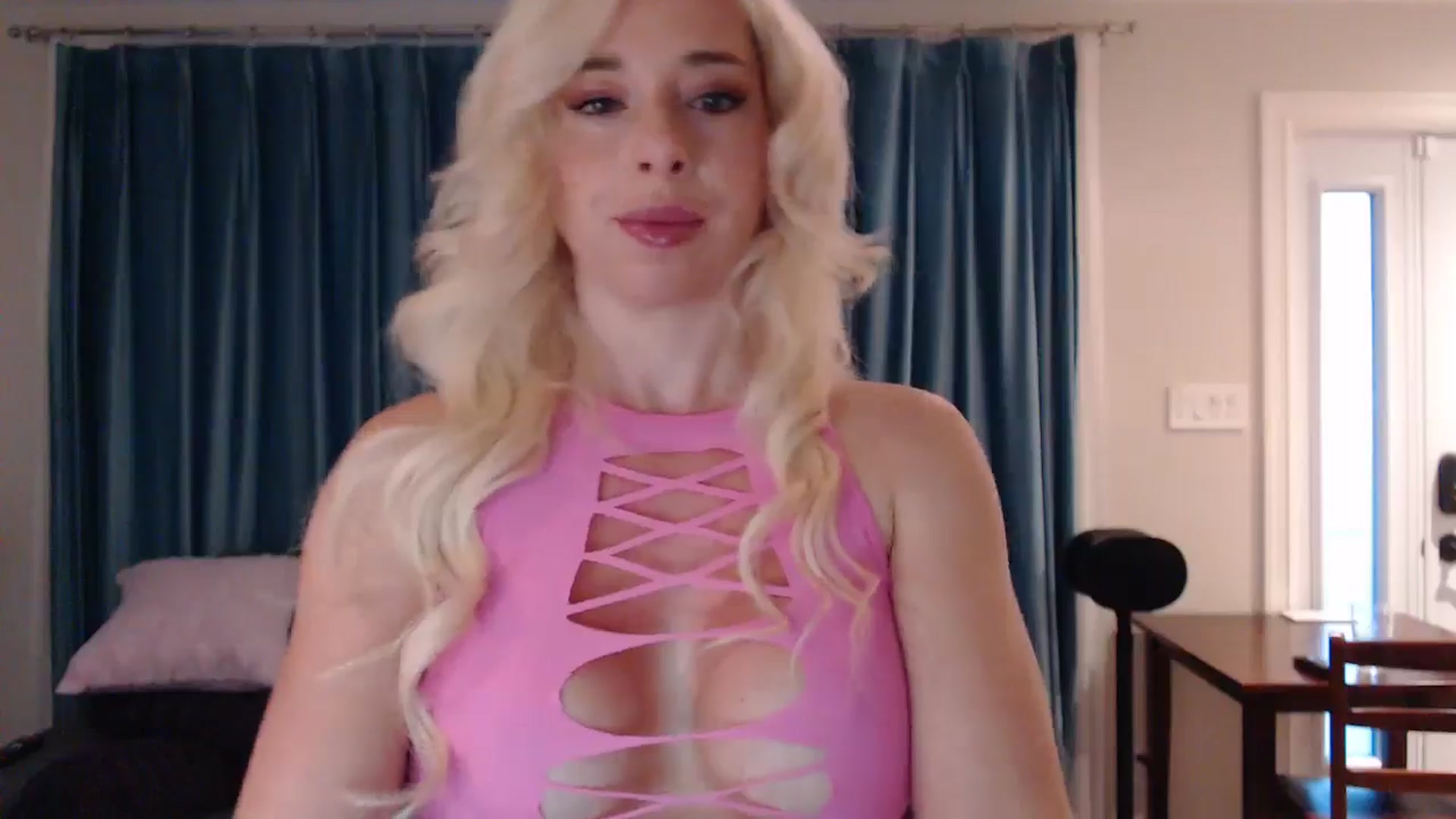 Gallery image thumbnail from WhiskeyTits's myfreecams stream on, 07/17/2024, 09:43 image 13 of 20