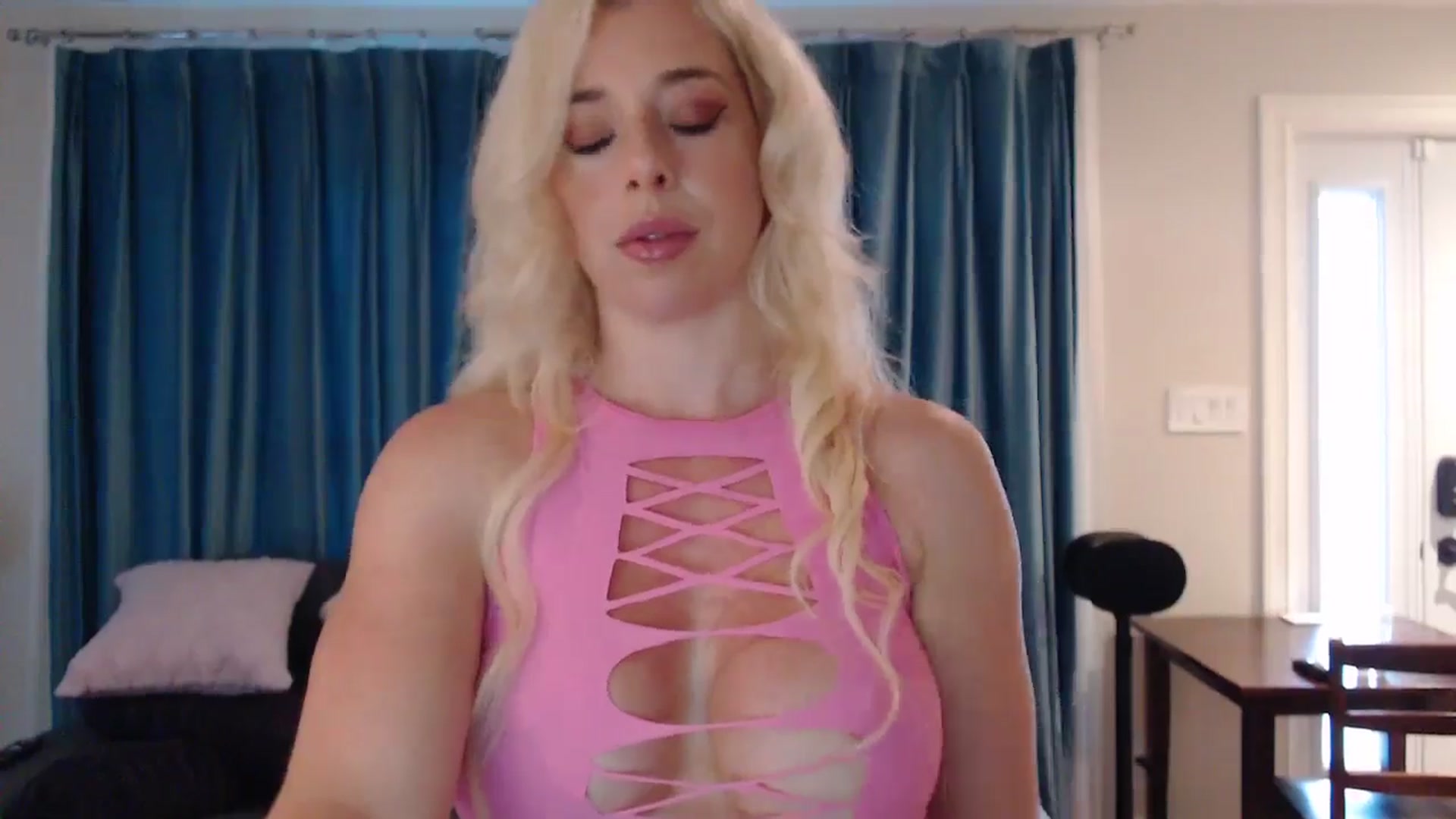 Gallery image thumbnail from WhiskeyTits's myfreecams stream on, 07/17/2024, 10:19 image 9 of 20