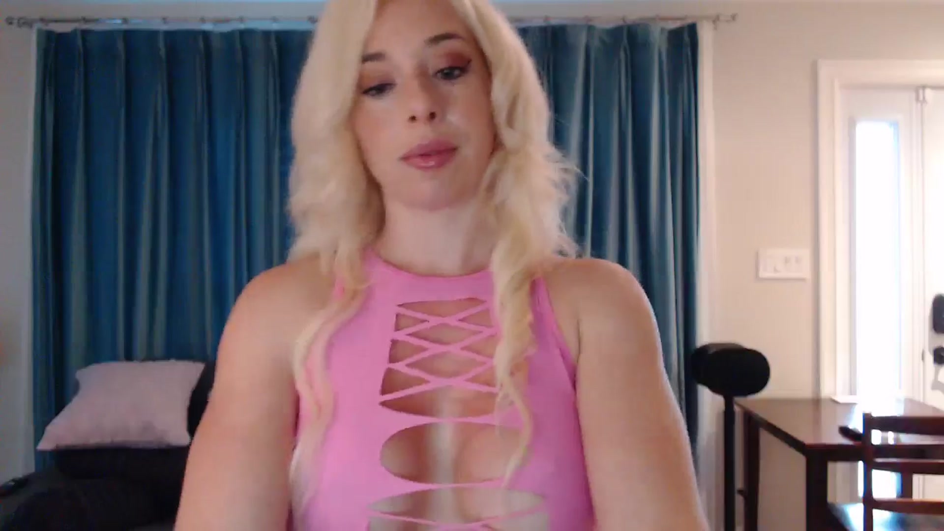 Gallery image thumbnail from WhiskeyTits's myfreecams stream on, 07/17/2024, 10:19 image 6 of 20
