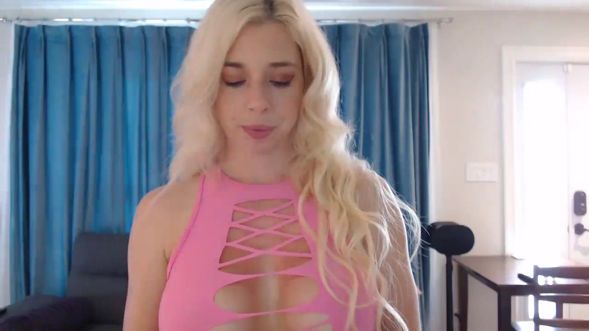 Gallery image thumbnail from WhiskeyTits's myfreecams stream on, 07/17/2024, 13:30 image 13 of 20