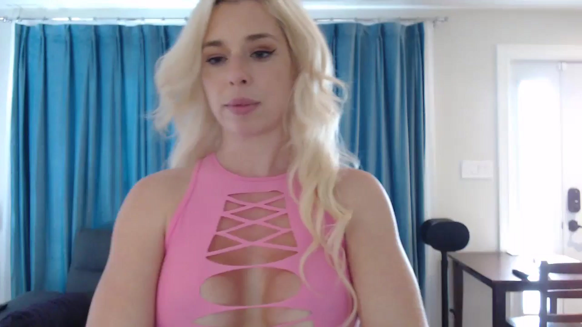 Gallery image thumbnail from WhiskeyTits's myfreecams stream on, 07/17/2024, 14:39 image 3 of 20