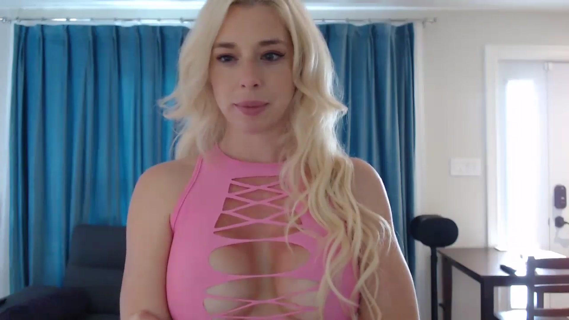 Gallery image thumbnail from WhiskeyTits's myfreecams stream on, 07/17/2024, 14:39 image 15 of 20
