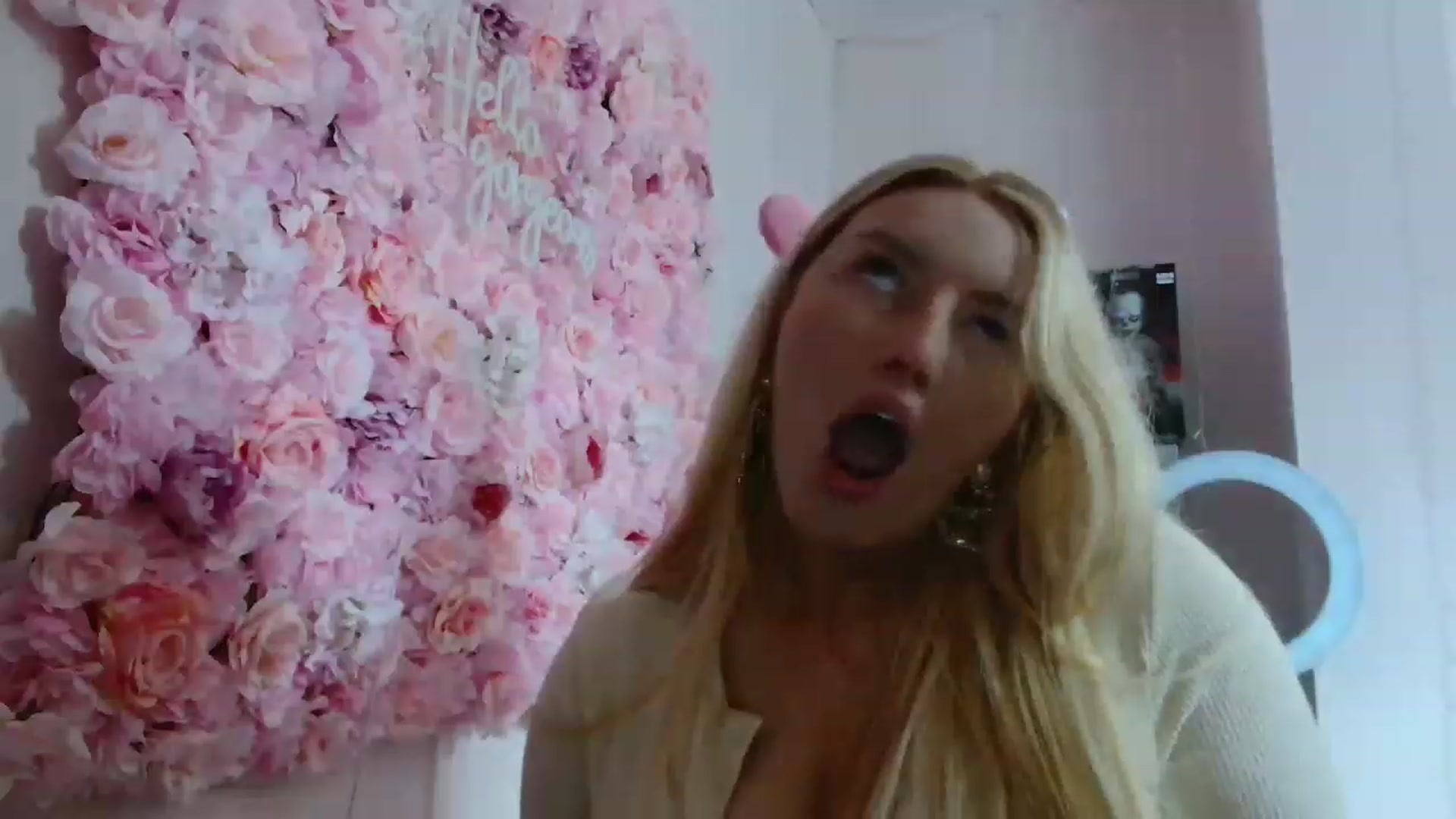 Gallery image thumbnail from WhiskyBunny's myfreecams stream on, 03/25/2023, 08:41 image 20 of 20