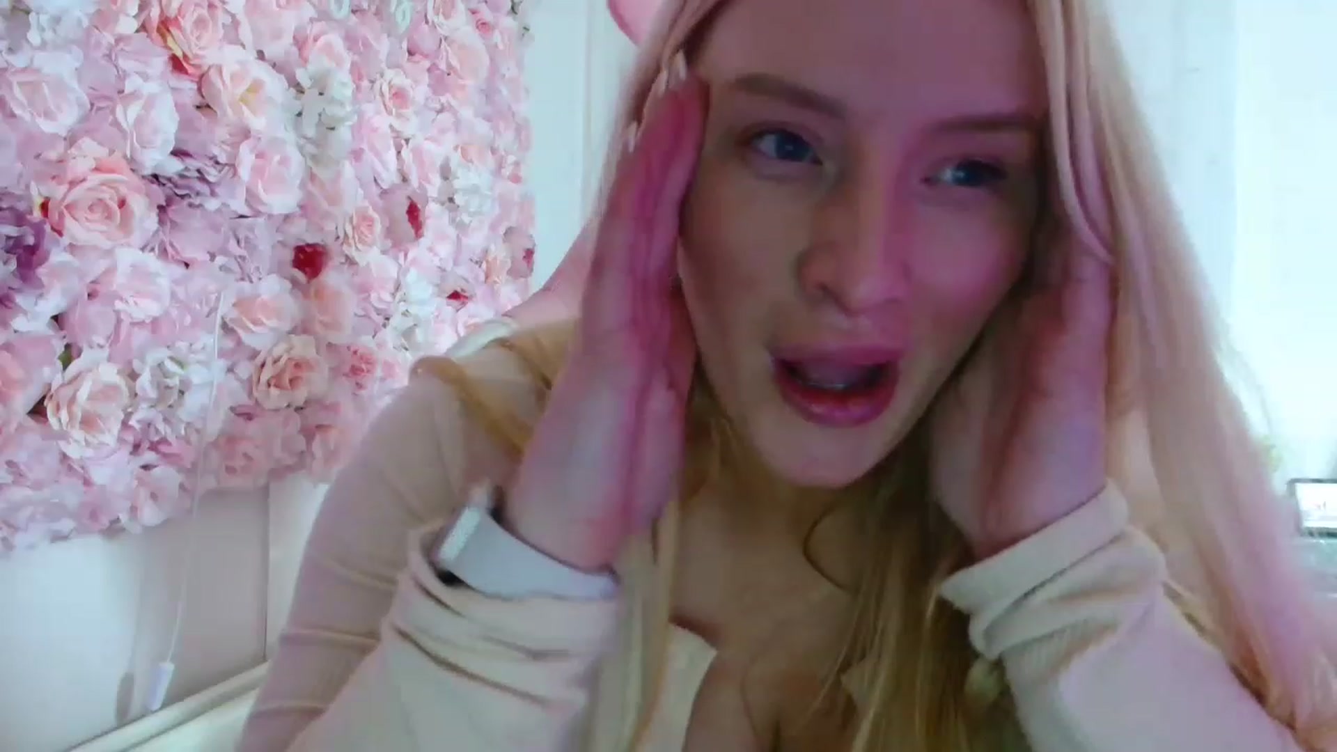 Gallery image thumbnail from WhiskyBunny's myfreecams stream on, 03/25/2023, 08:41 image 19 of 20